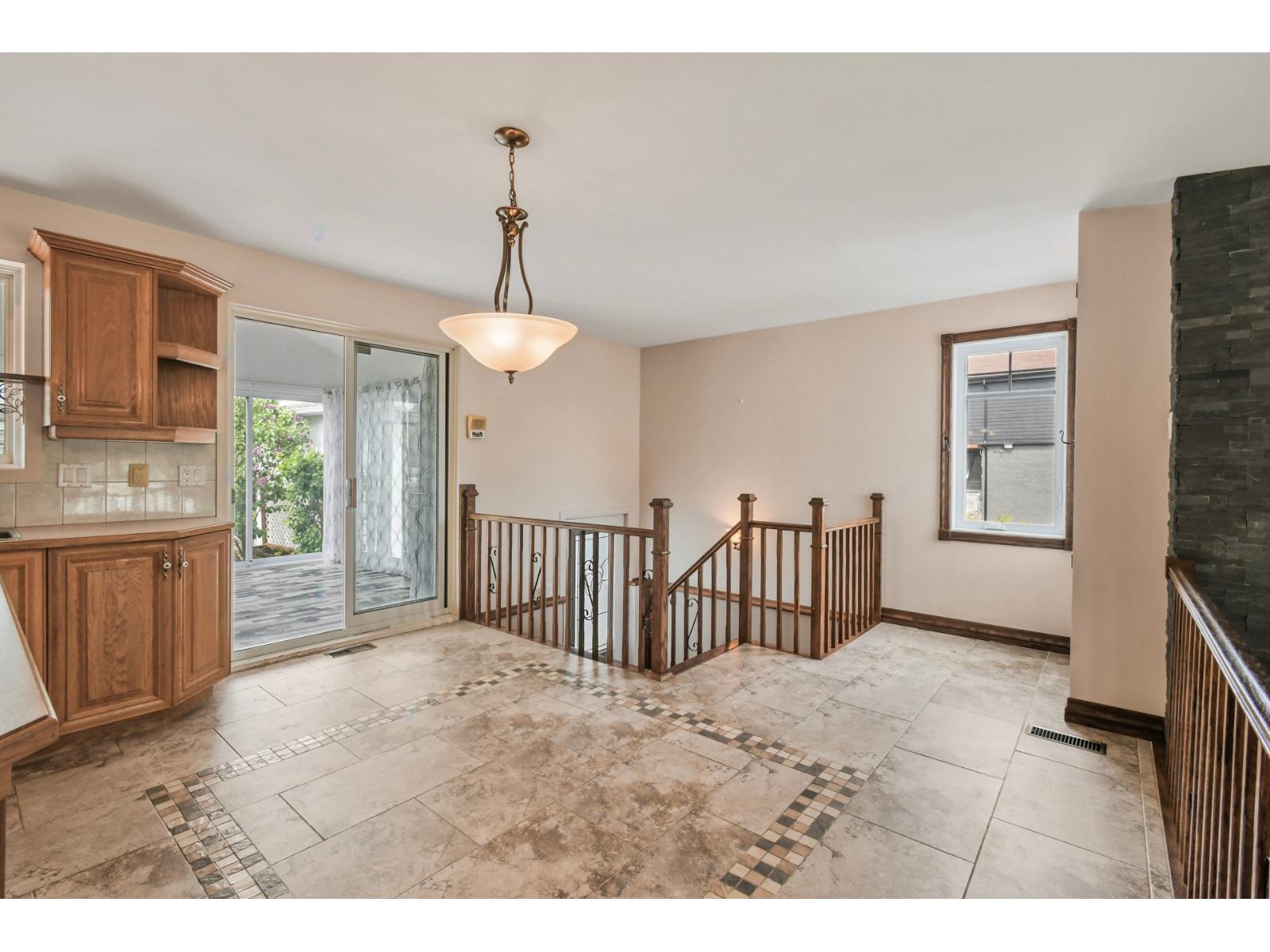 441 Rue De L'église S. Property Photo 10