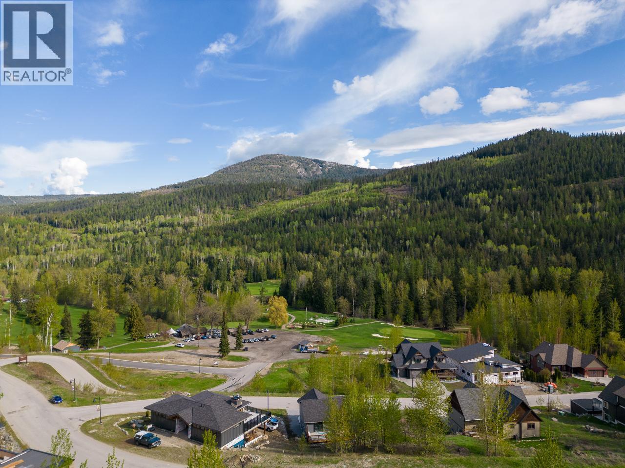 1021 Silvertip Road Property Photo 3