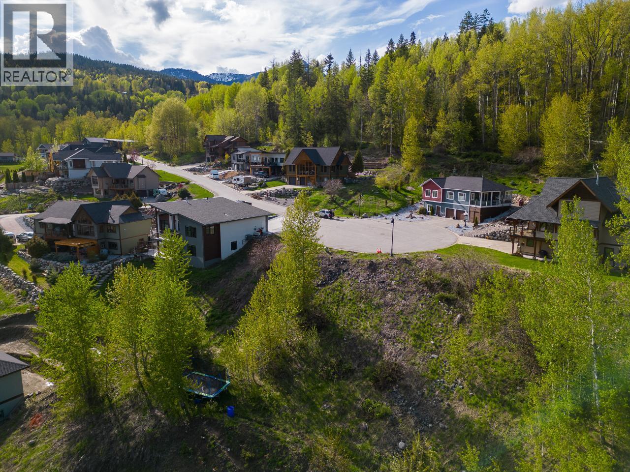 1021 Silvertip Road Property Photo 32