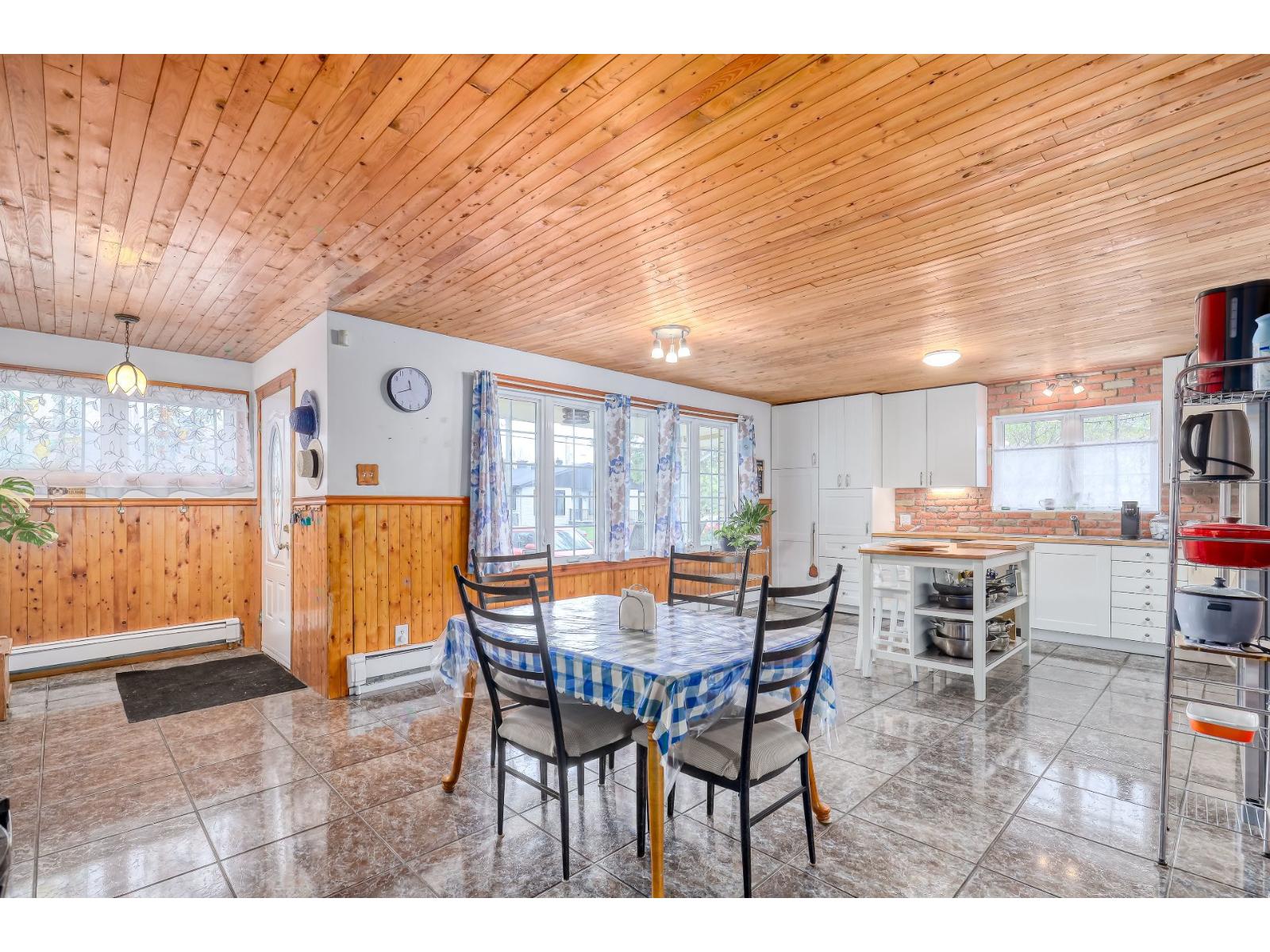 3281z 9e Avenue Property Photo 6