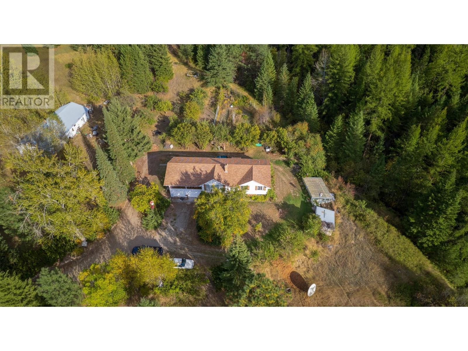 8870 Granby Road Property Photo 9