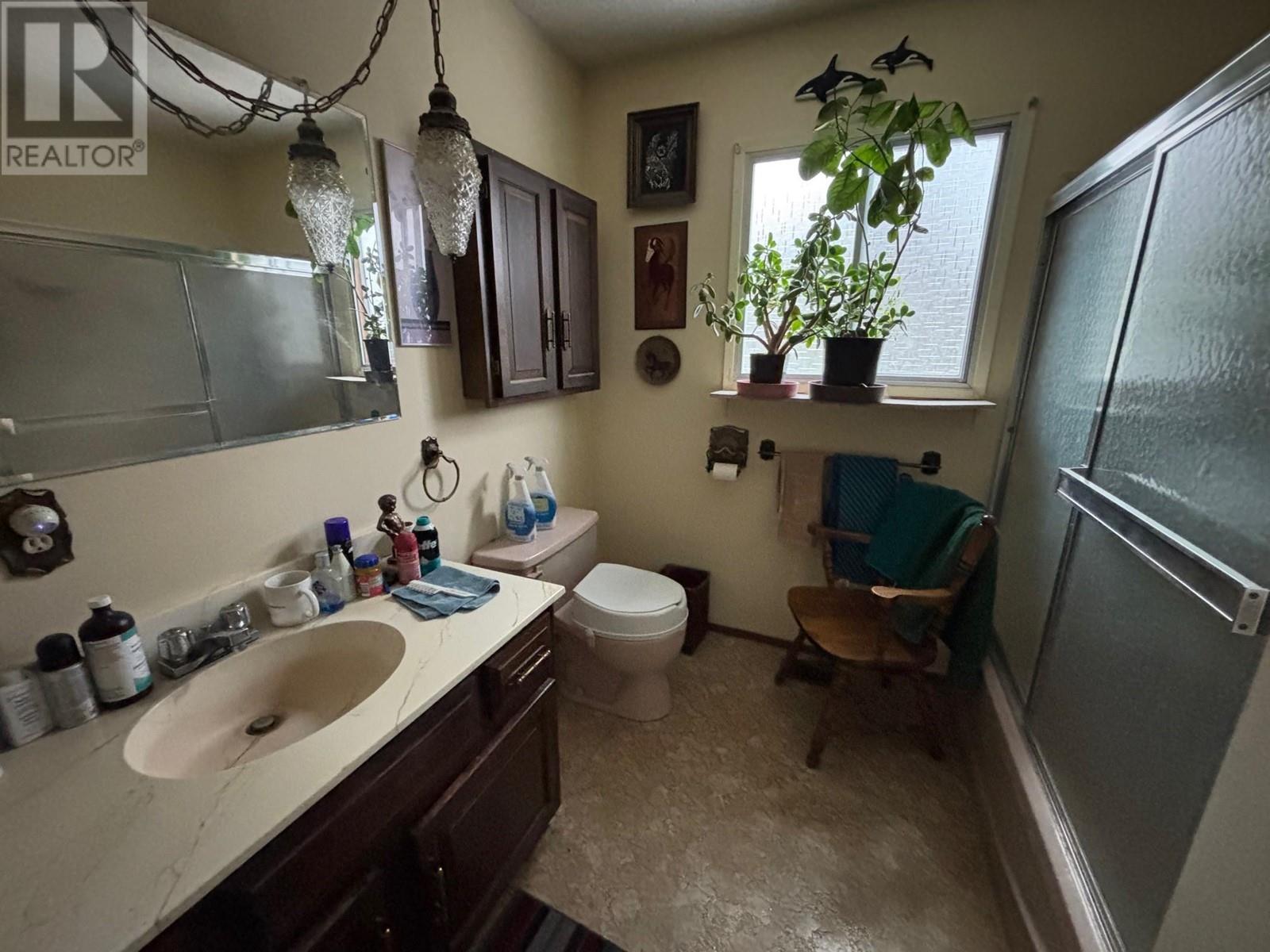 8870 Granby Road Property Photo 11
