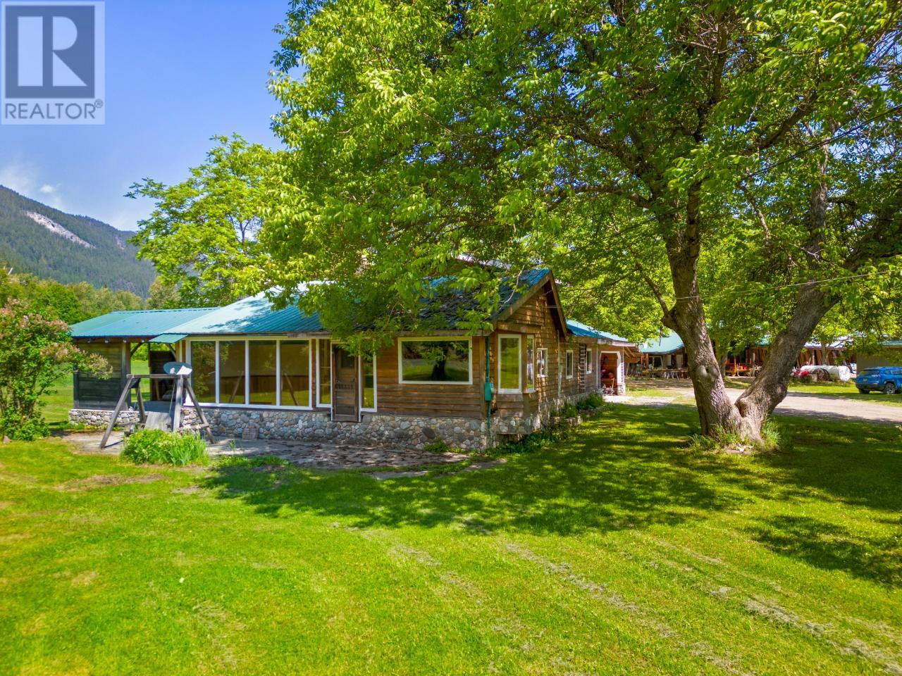 209 Lardeau River Road Property Photo 6