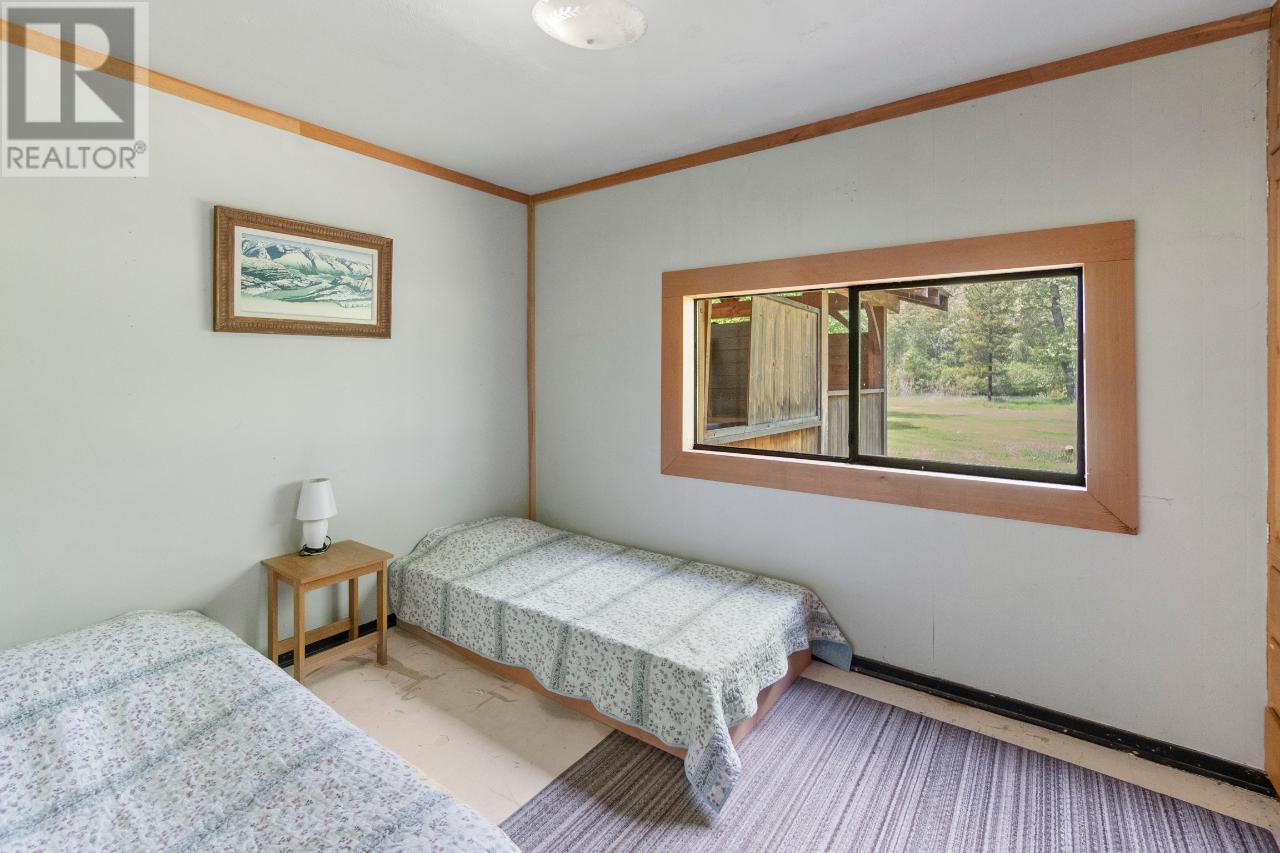 209 Lardeau River Road Property Photo 17