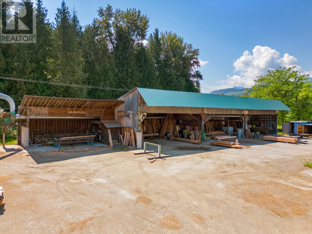 209 Lardeau River Road Property Photo 15