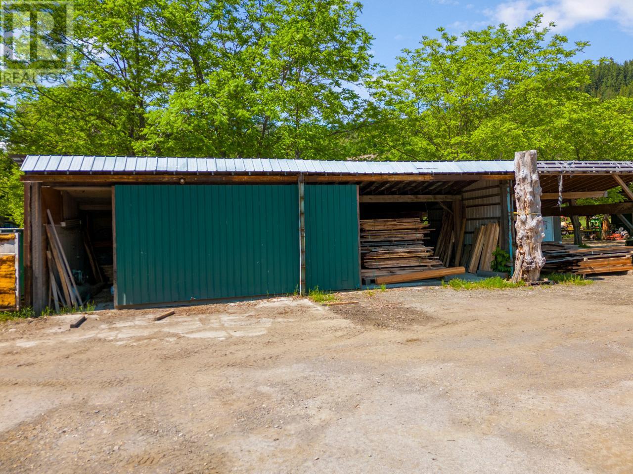 209 Lardeau River Road Property Photo 17