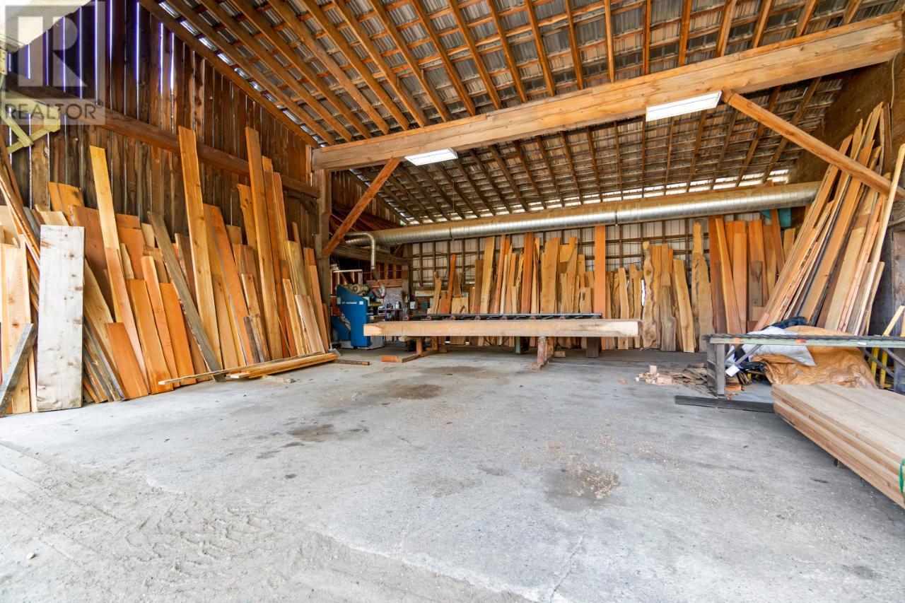 209 Lardeau River Road Property Photo 25