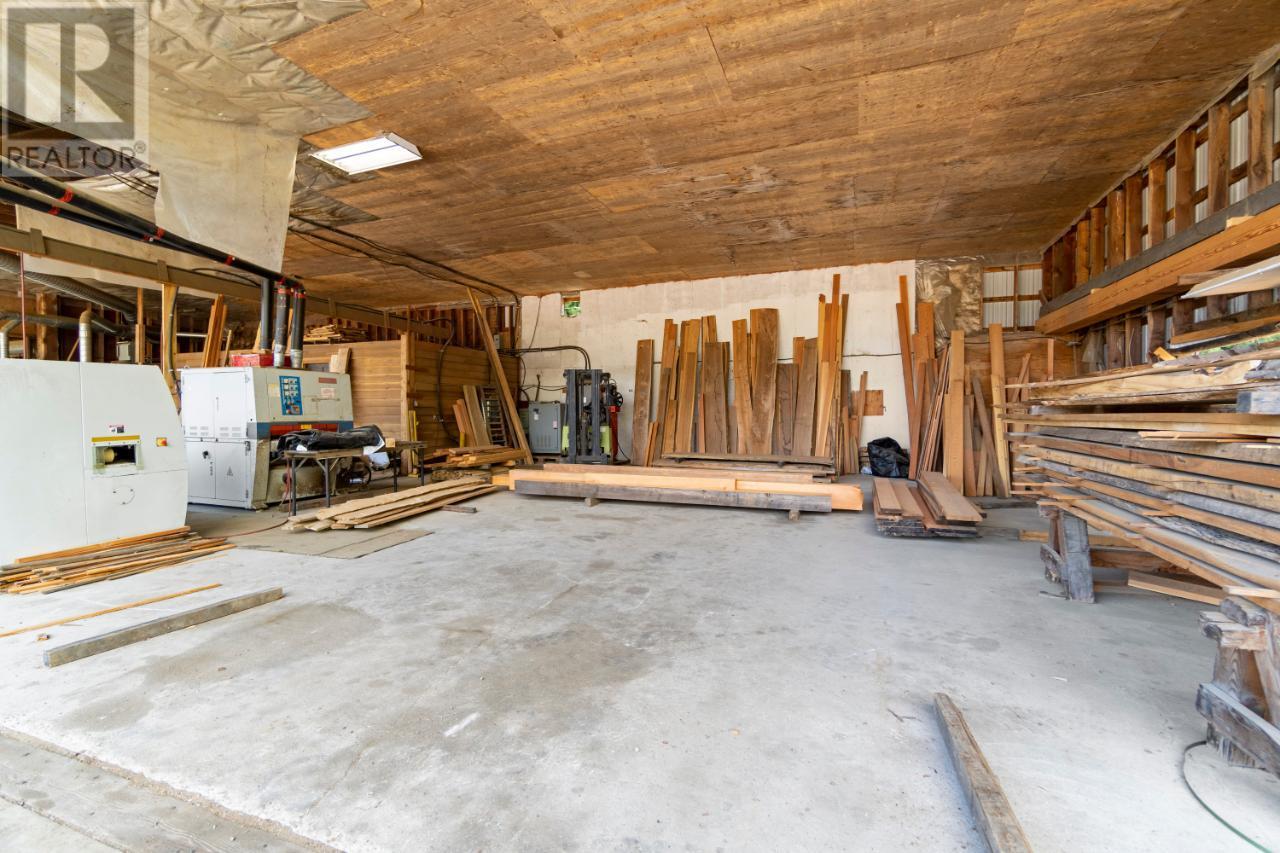 209 Lardeau River Road Property Photo 27