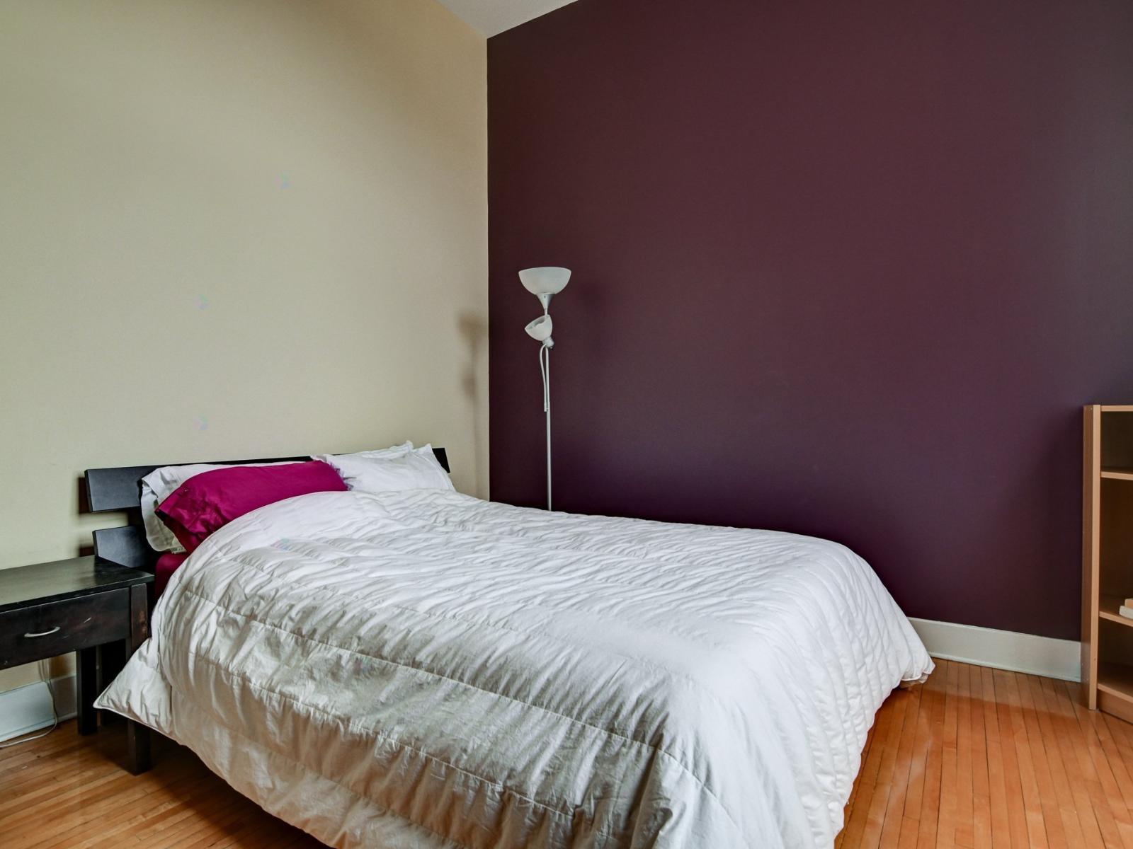 220 Av. Des Pins O., #320 Property Photo 11