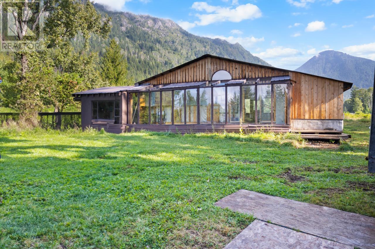 16465 Wadds Road Property Photo 1
