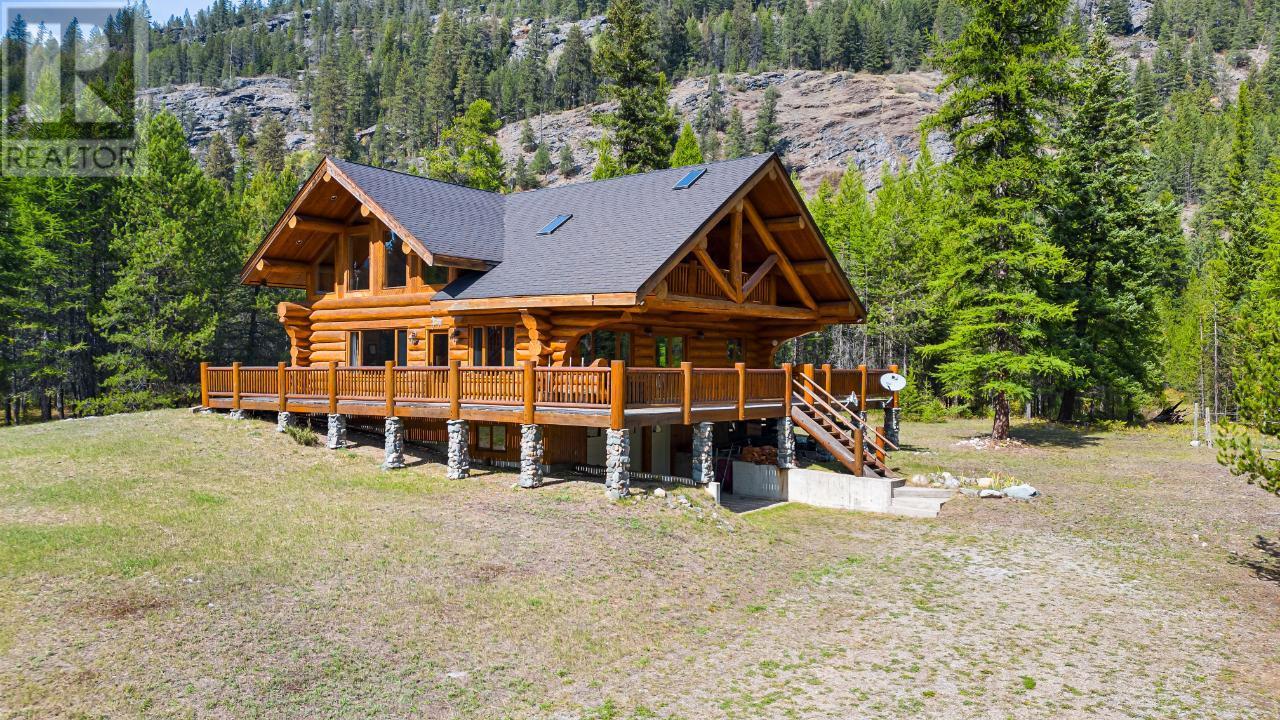 7602 95 Highway Property Photo 1
