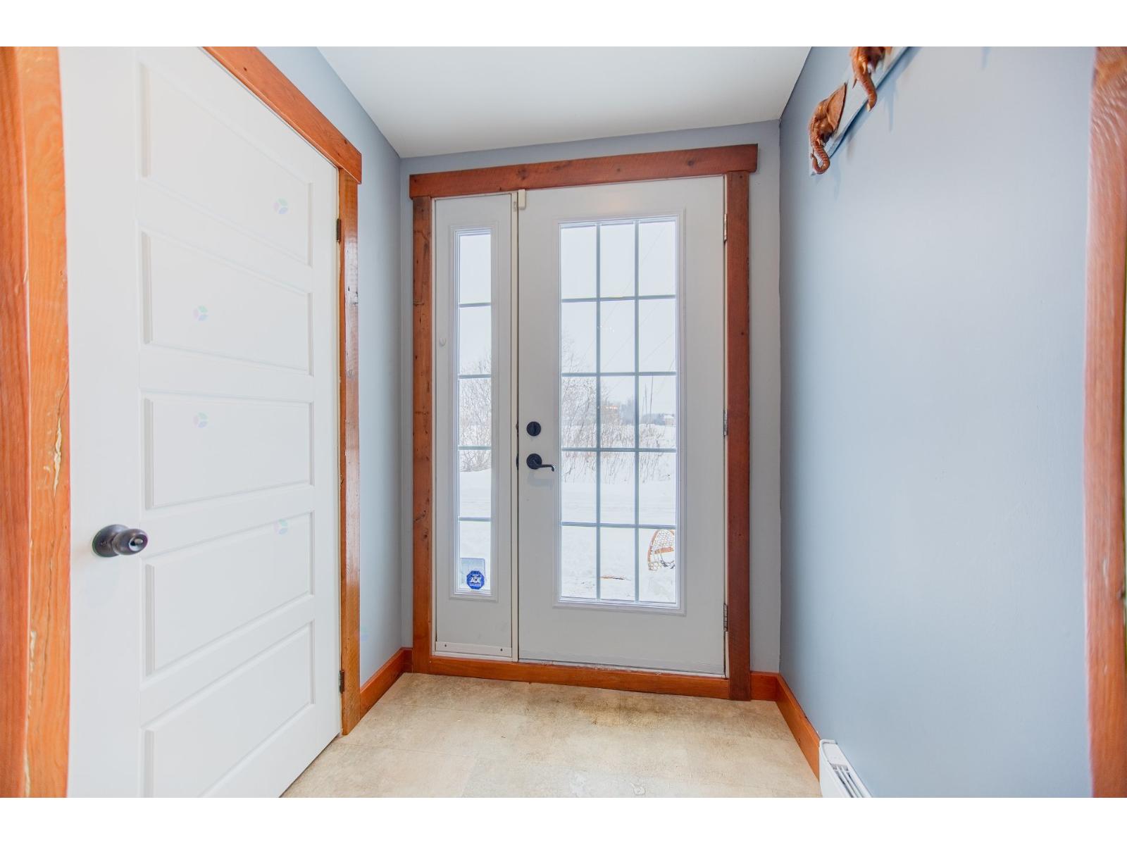 1050 4e Rang O. Property Photo 3