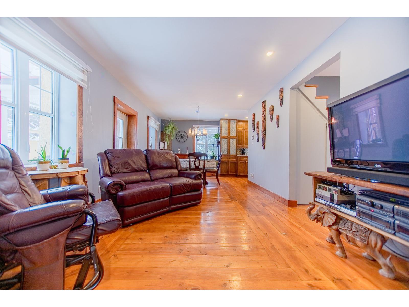 1050 4e Rang O. Property Photo 4