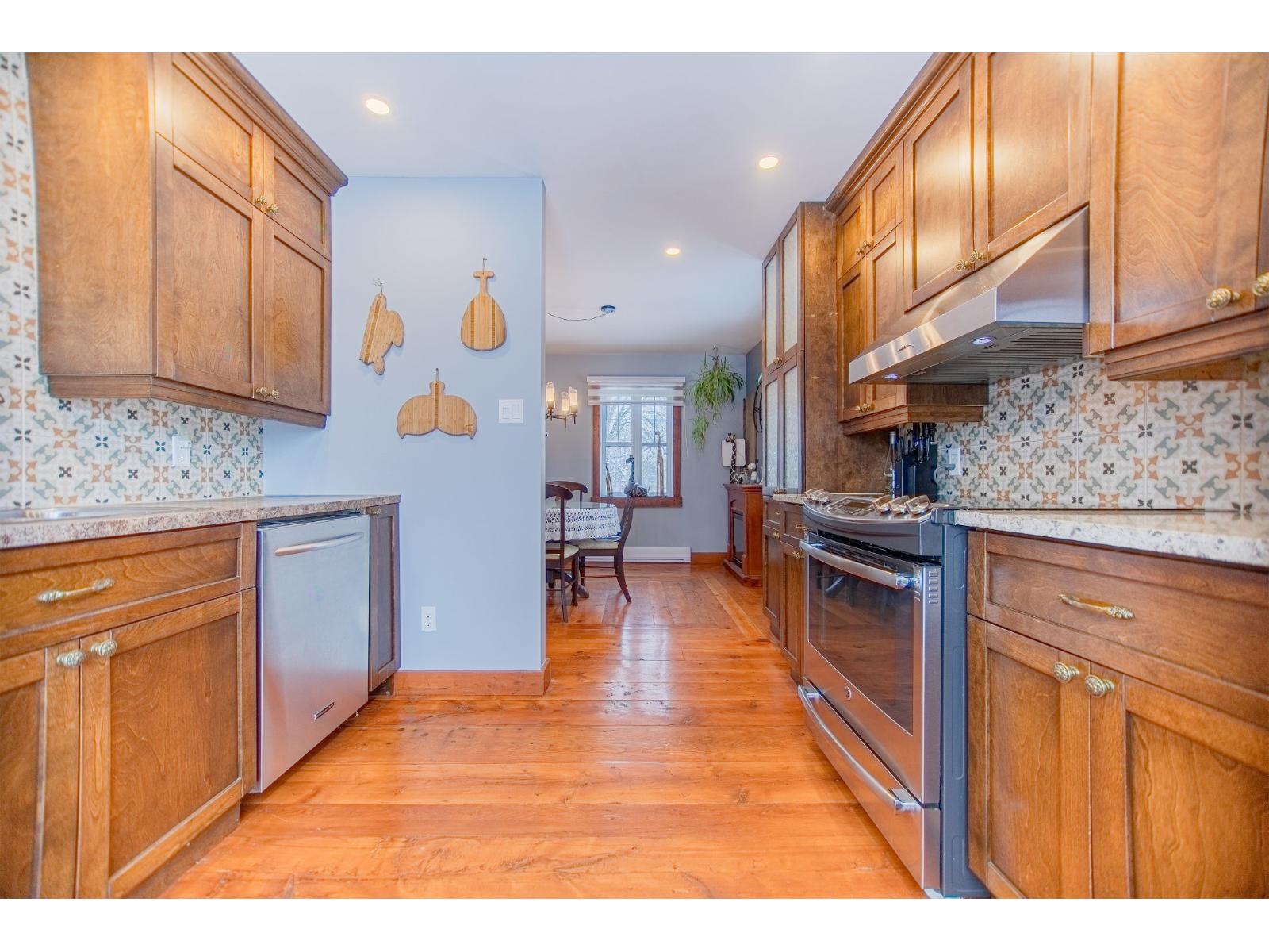 1050 4e Rang O. Property Photo 7