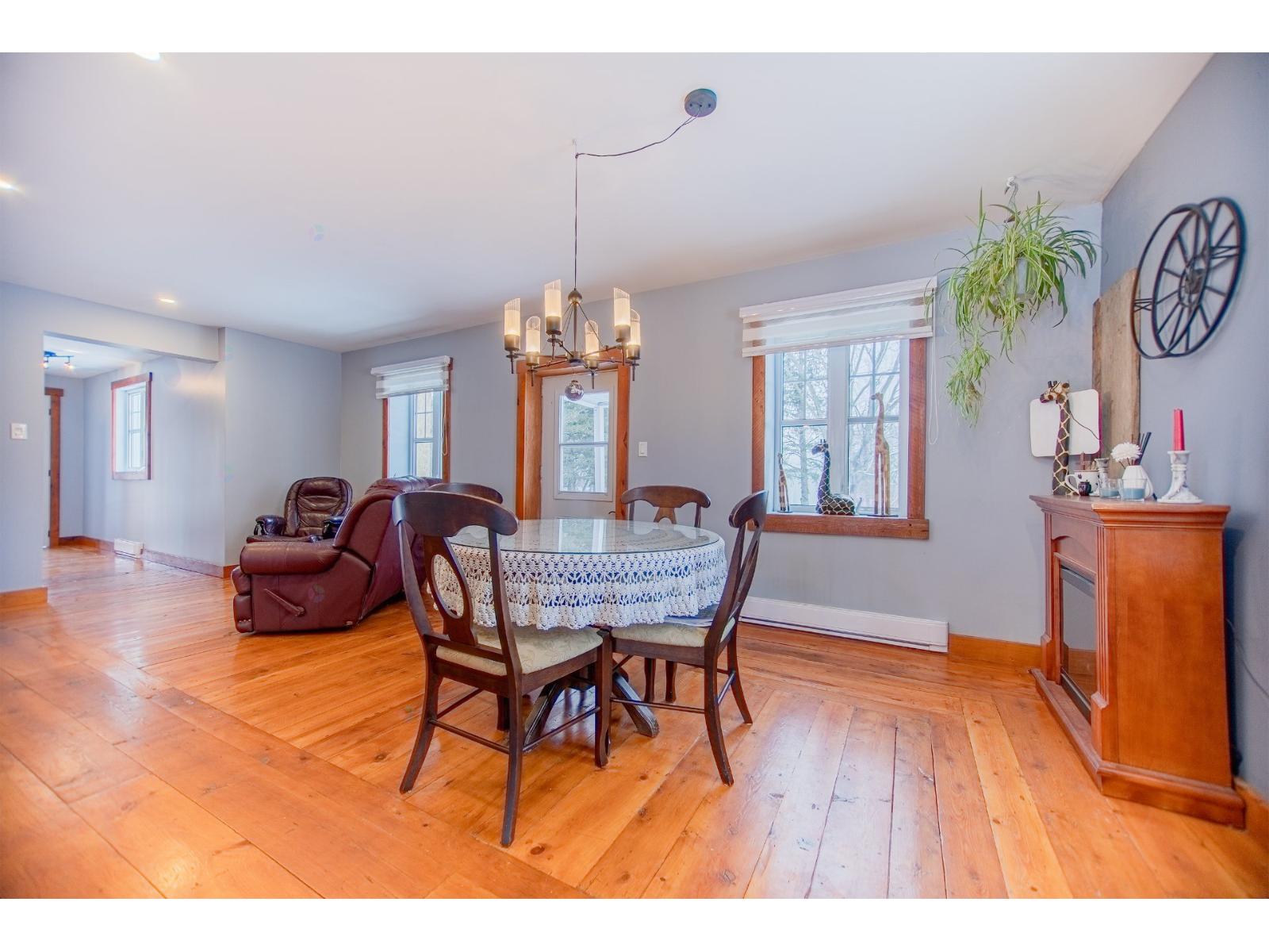 1050 4e Rang O. Property Photo 10