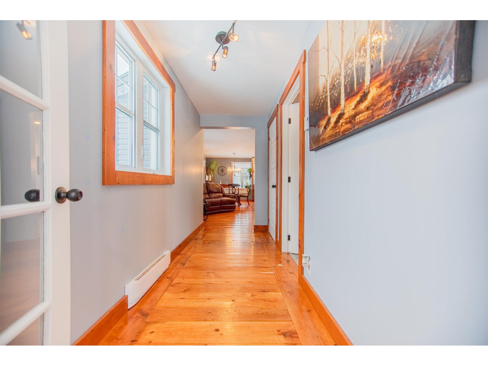 1050 4e Rang O. Property Photo 11