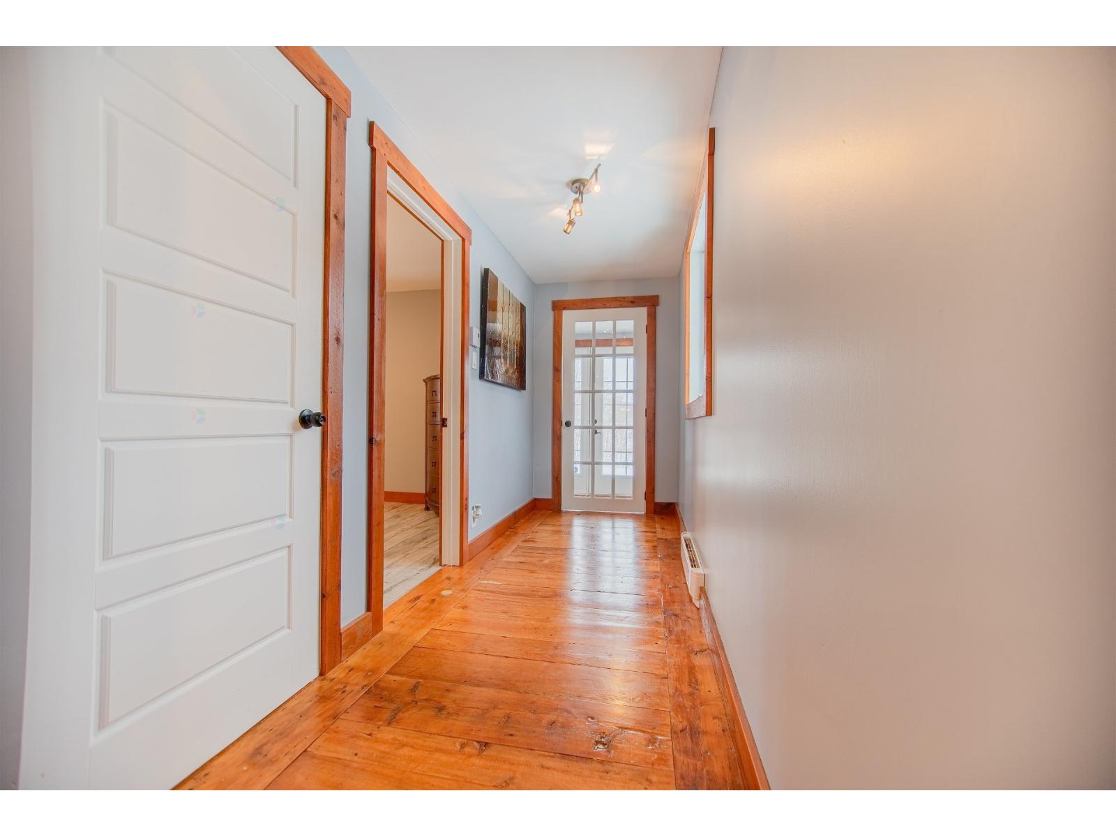 1050 4e Rang O. Property Photo 12
