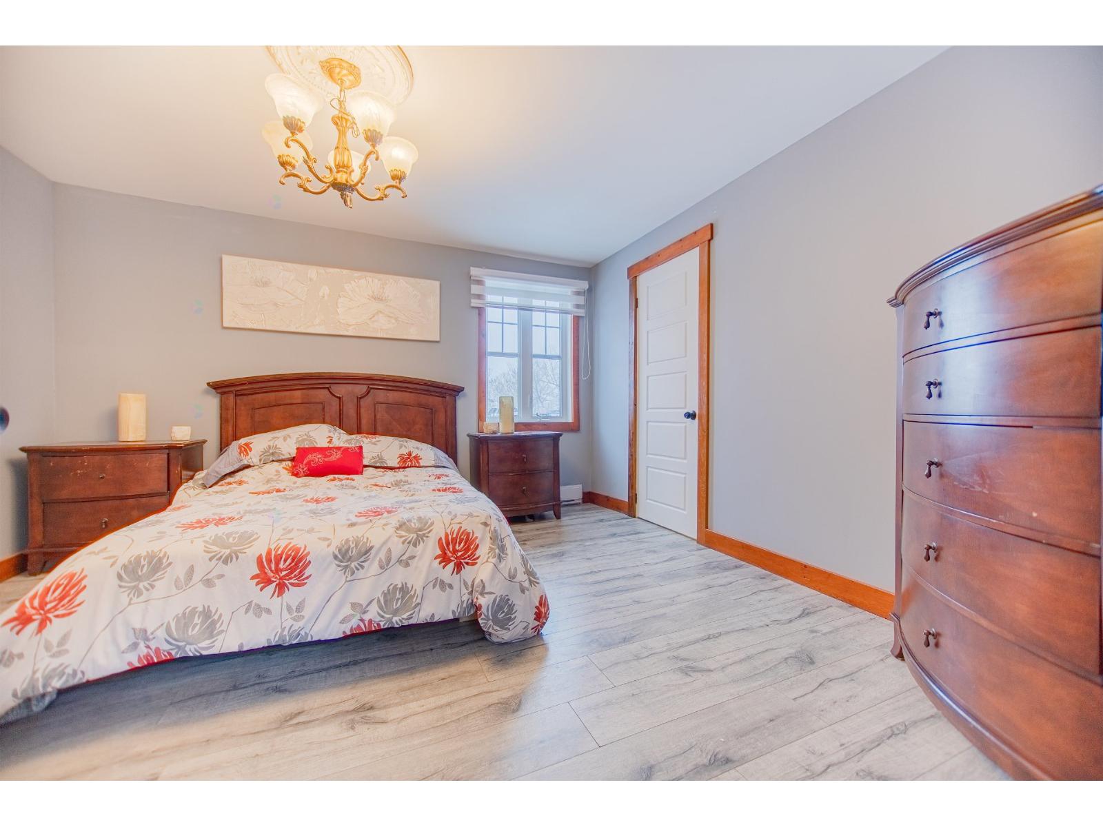 1050 4e Rang O. Property Photo 13