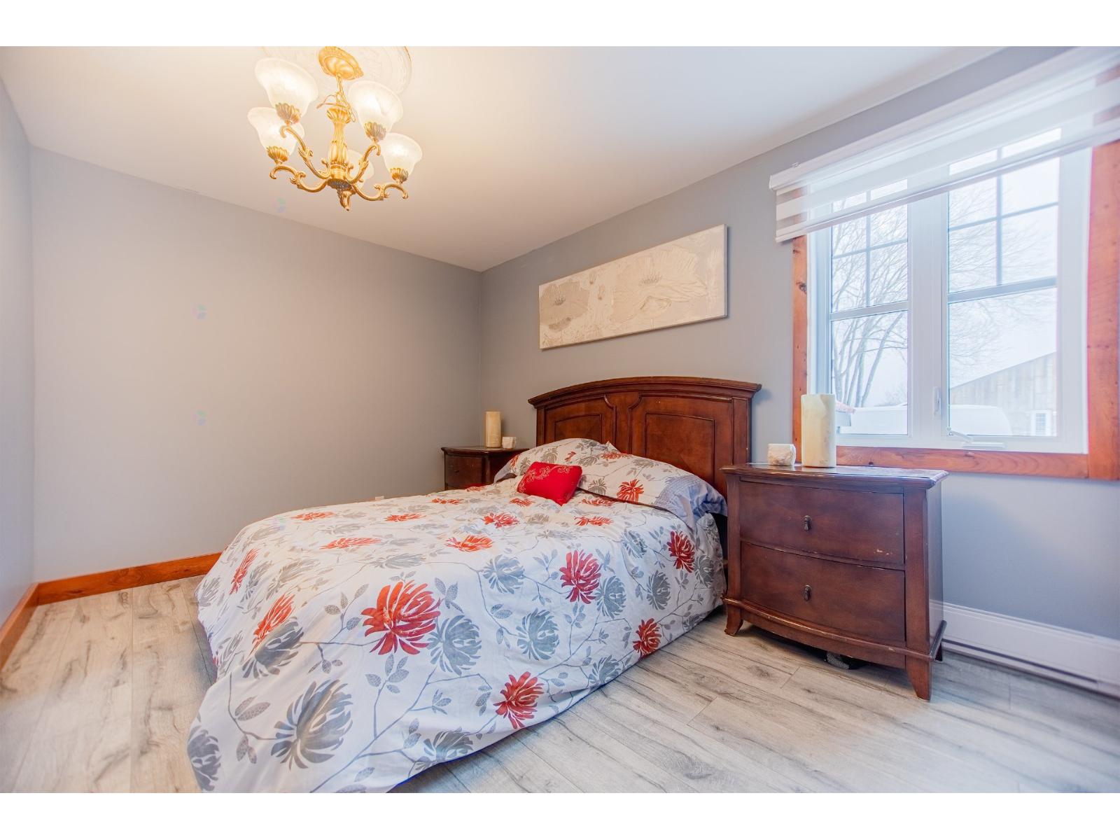1050 4e Rang O. Property Photo 14