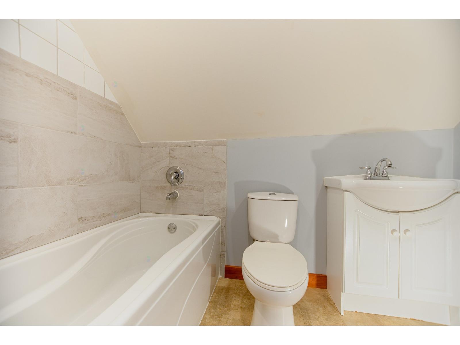 1050 4e Rang O. Property Photo 20