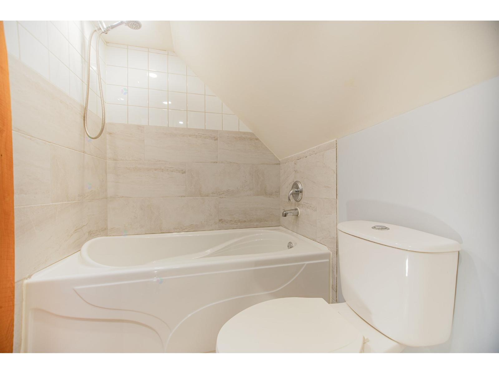 1050 4e Rang O. Property Photo 21