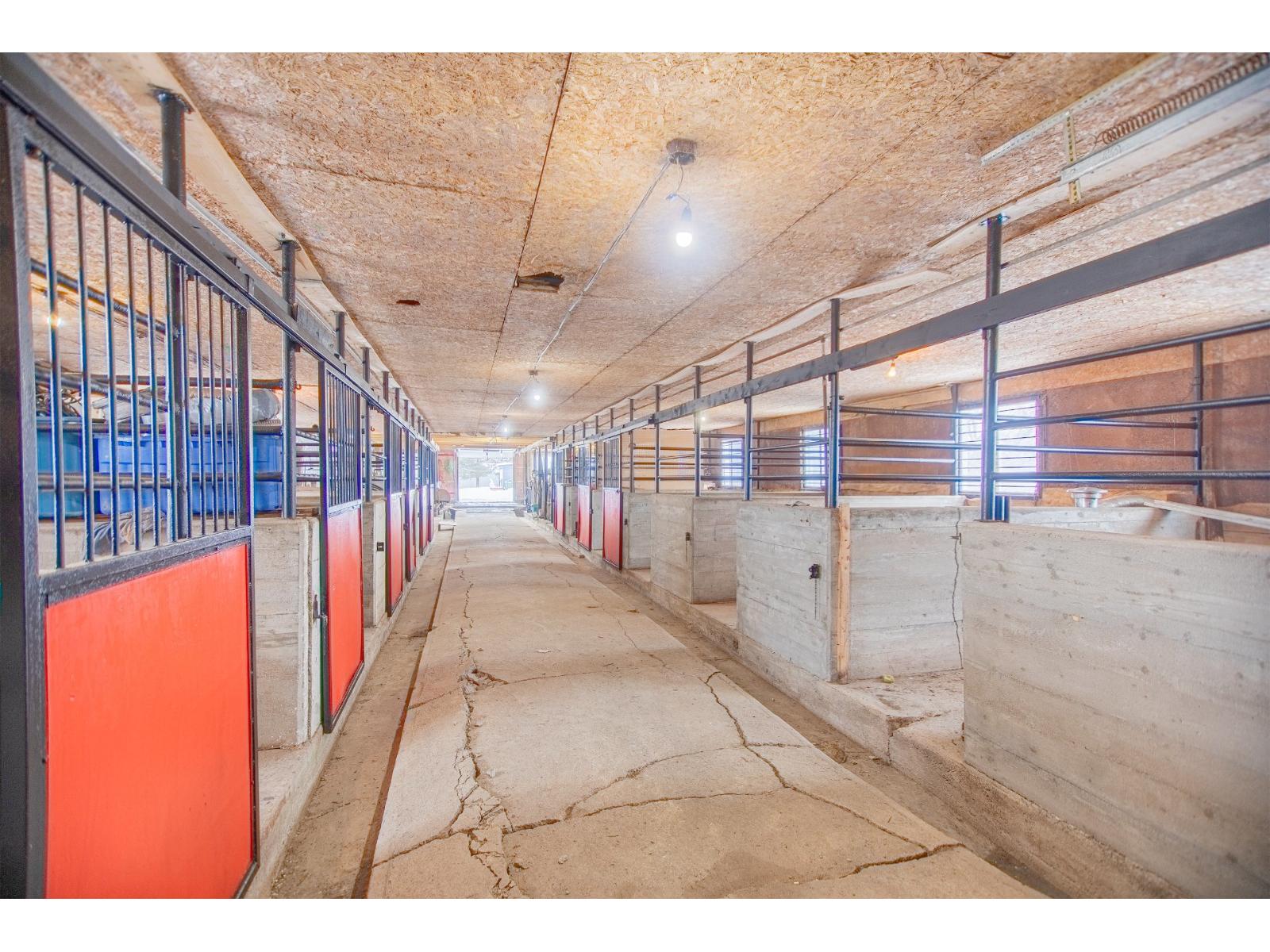 1050 4e Rang O. Property Photo 24