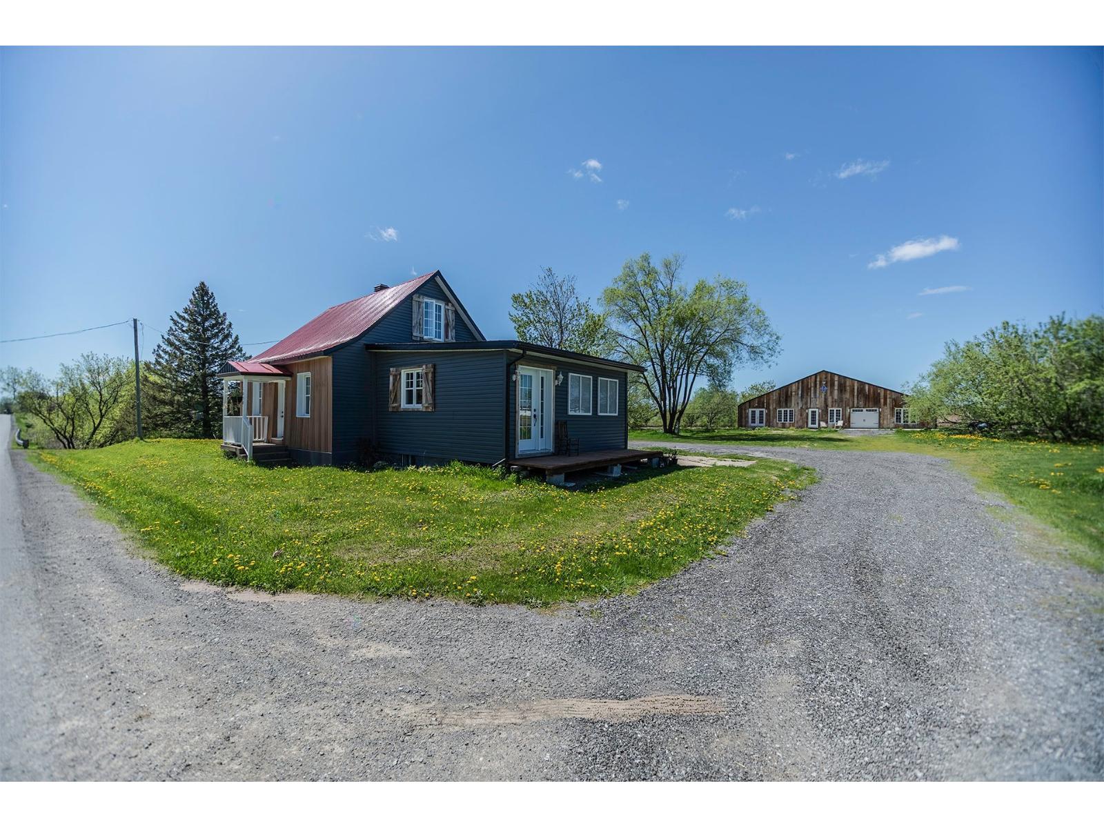 1050 4e Rang O. Property Photo 27
