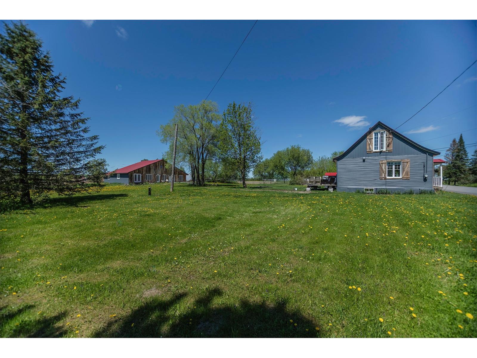 1050 4e Rang O. Property Photo 29