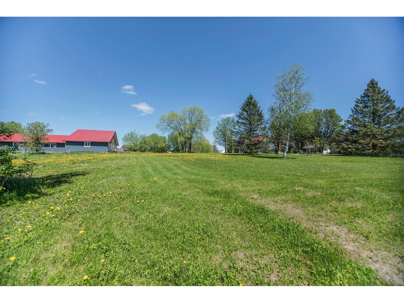 1050 4e Rang O. Property Photo 30