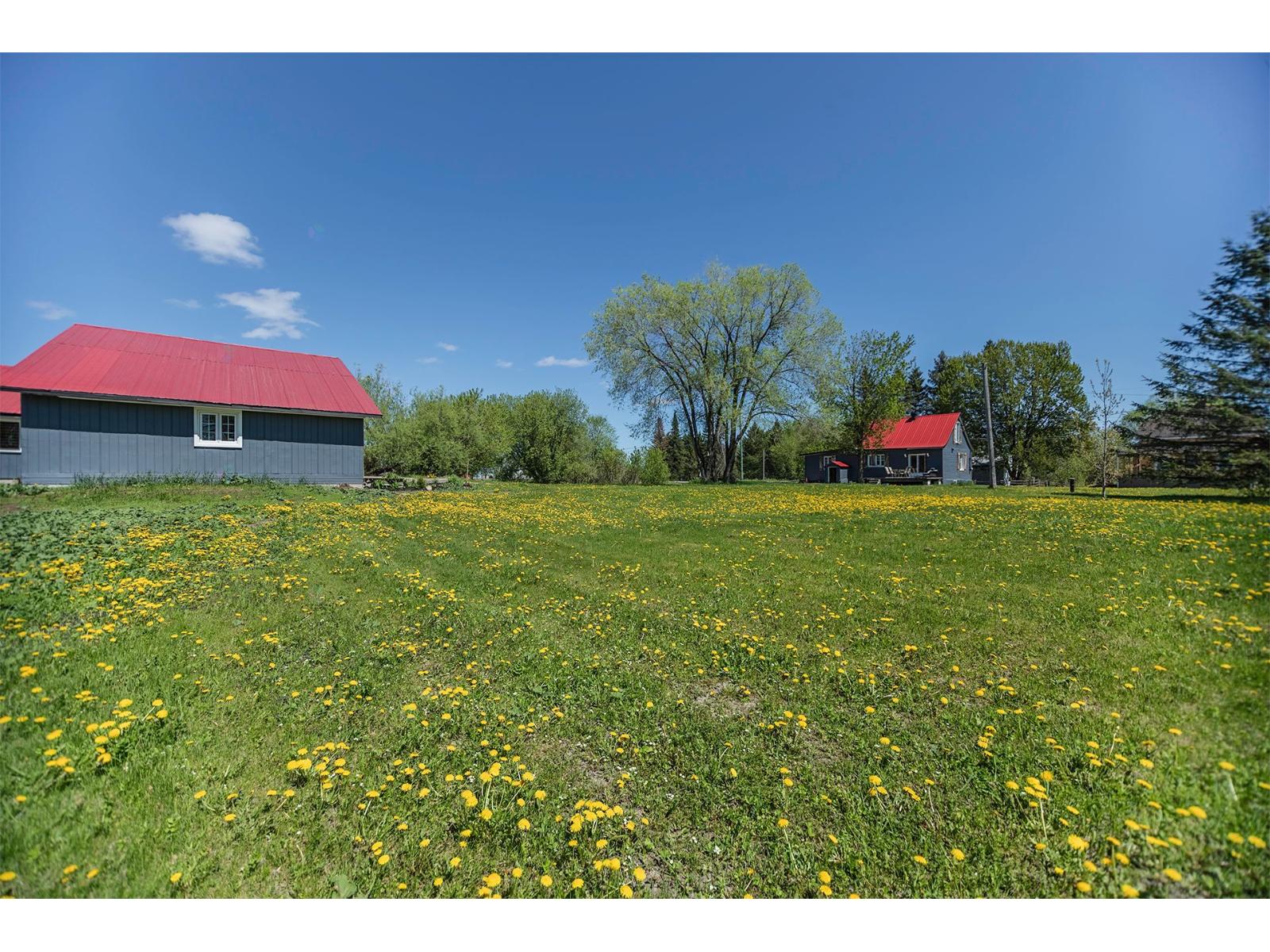 1050 4e Rang O. Property Photo 31