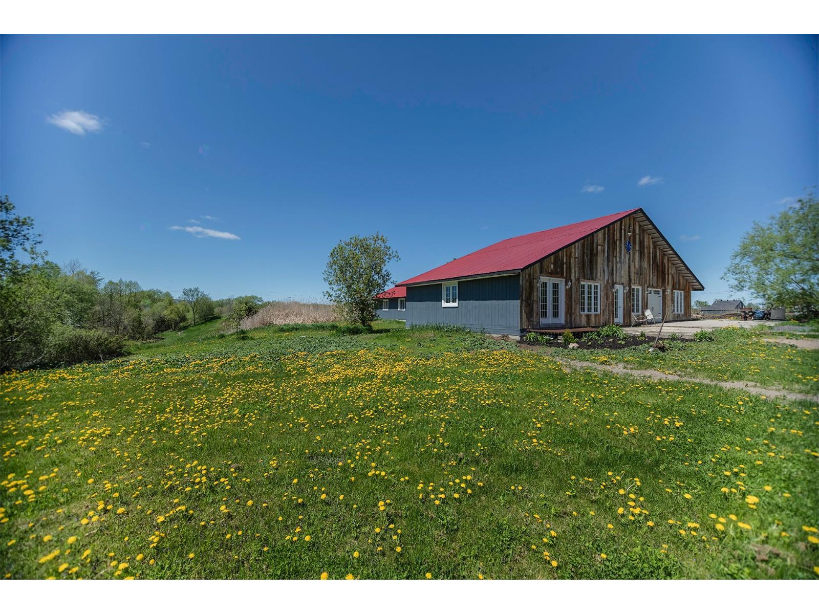1050 4e Rang O. Property Photo 32
