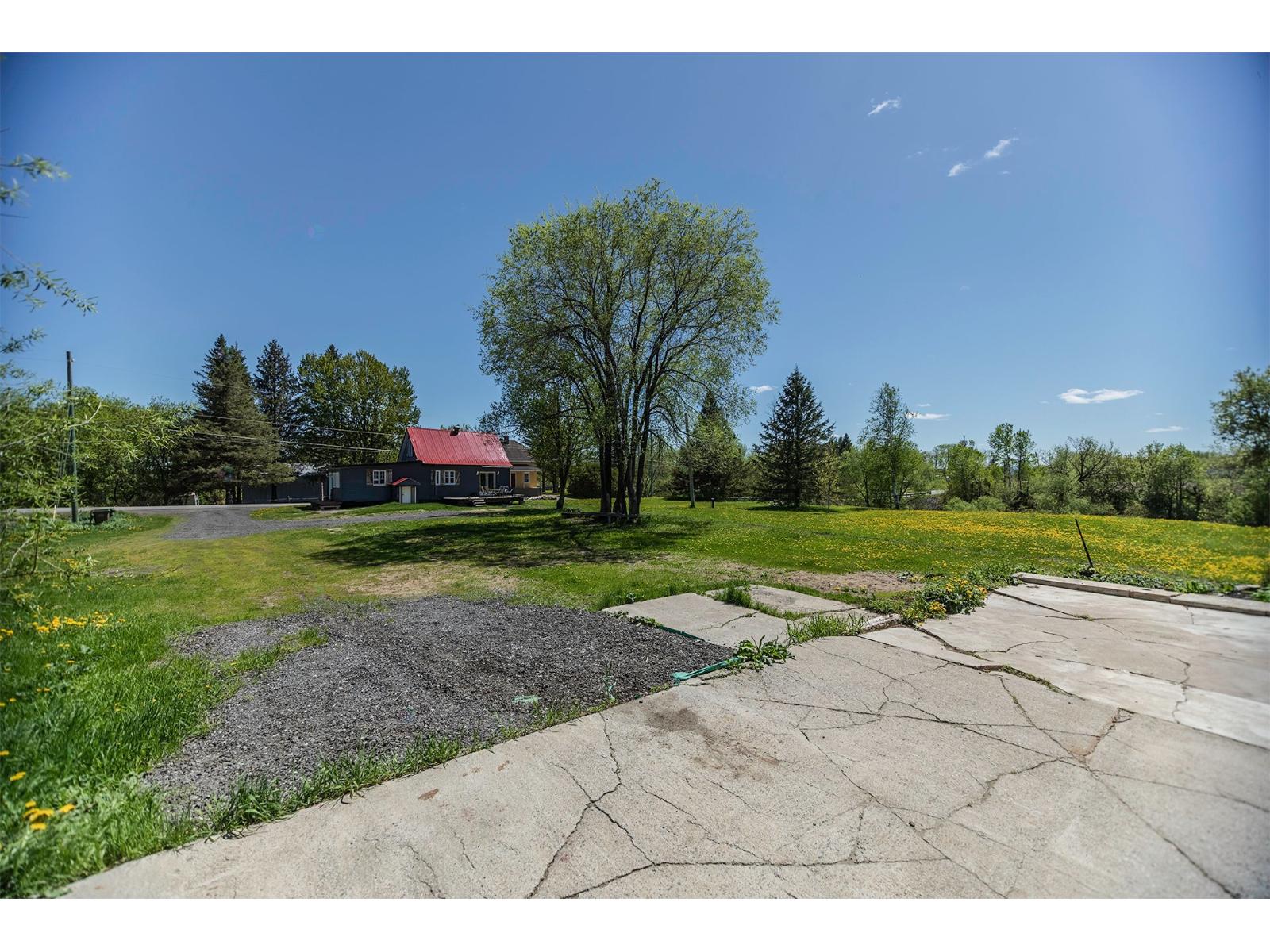 1050 4e Rang O. Property Photo 33