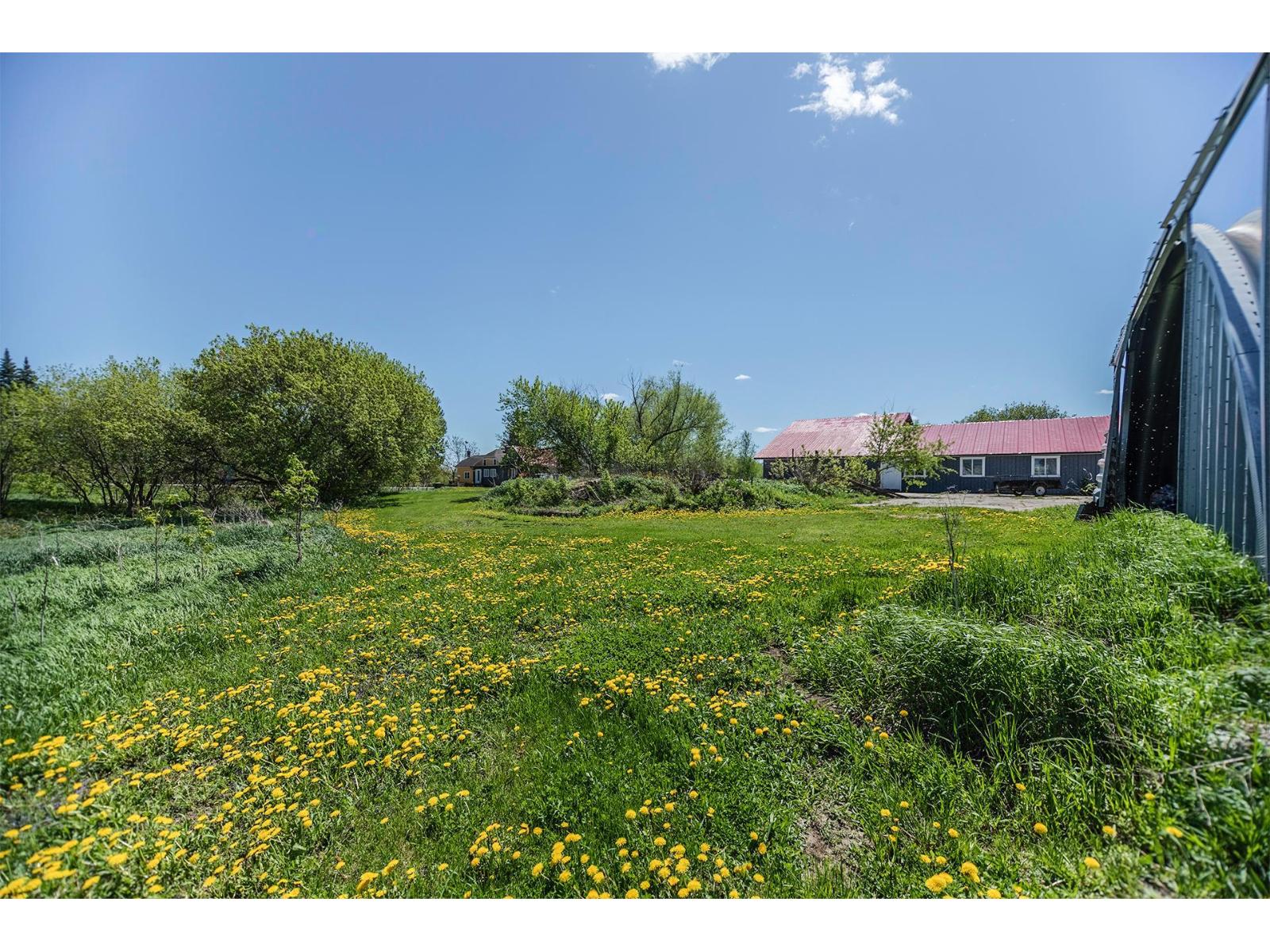 1050 4e Rang O. Property Photo 34