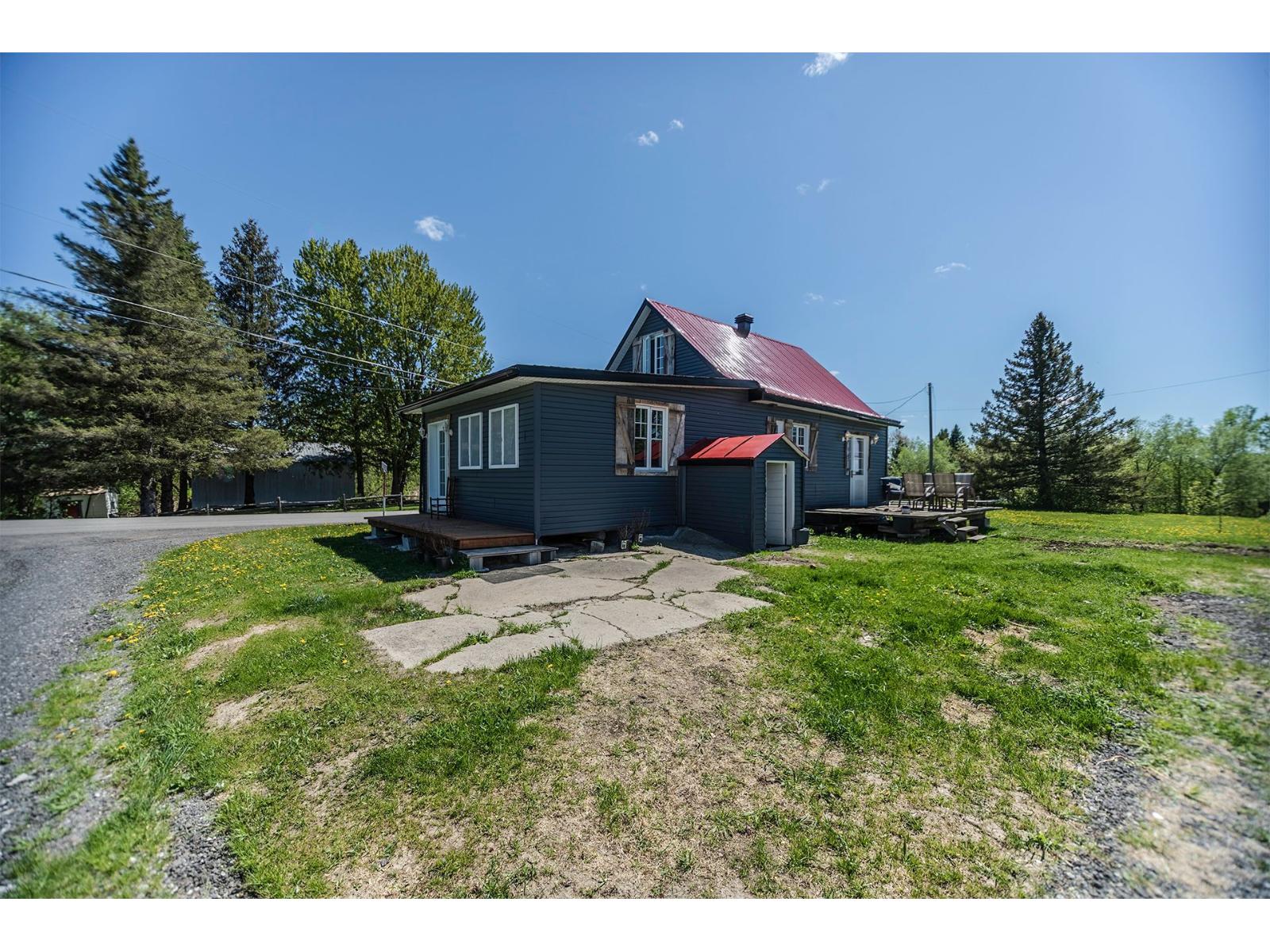 1050 4e Rang O. Property Photo 36