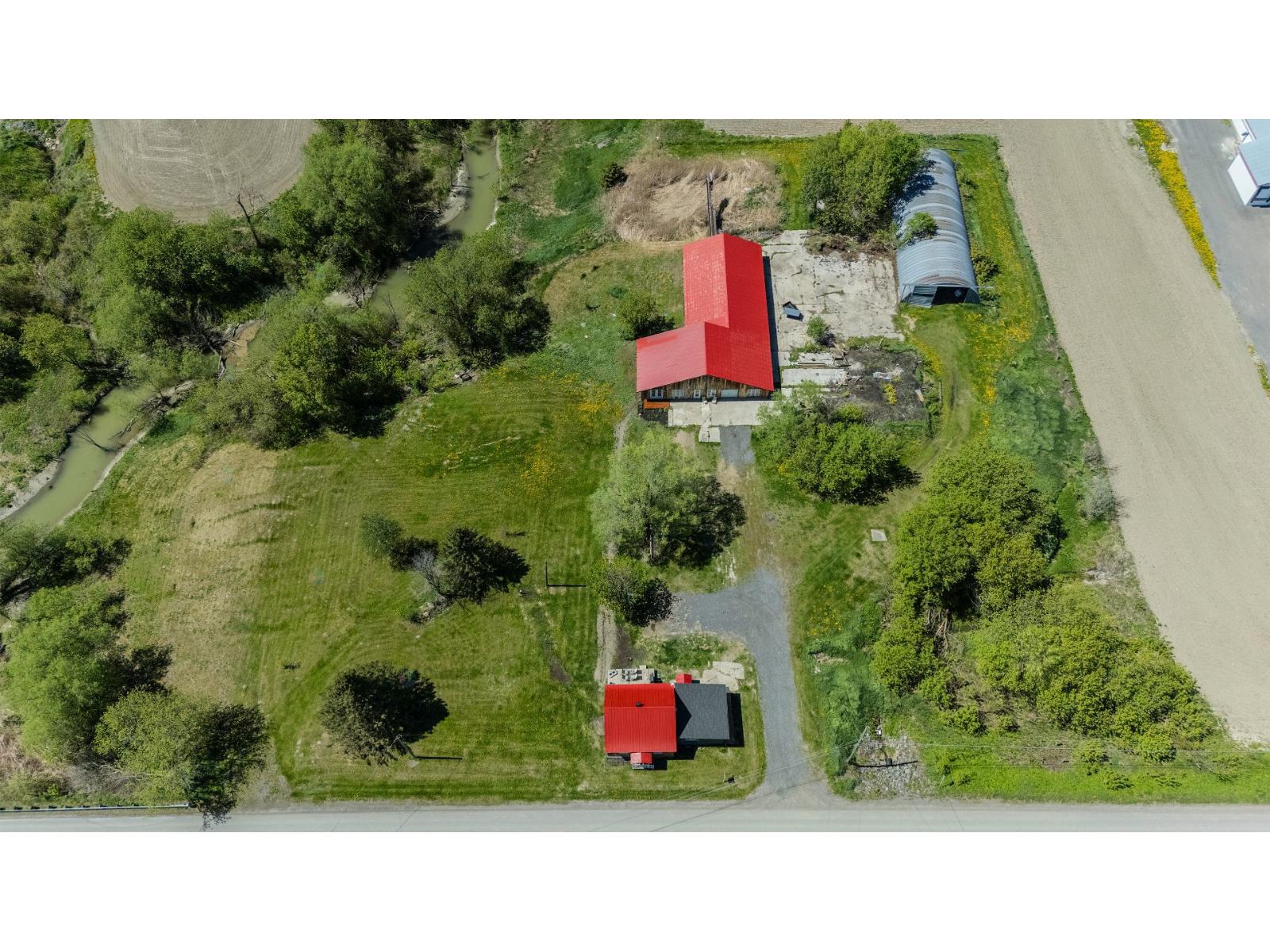 1050 4e Rang O. Property Photo 45