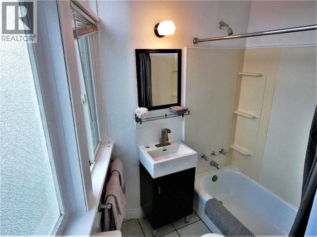 330 Columbia Avenue Property Photo 16