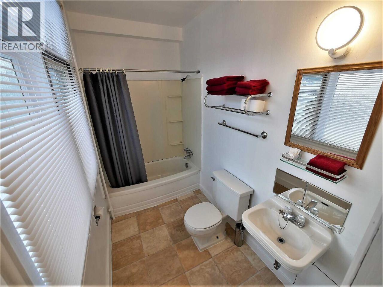 330 Columbia Avenue Property Photo 20