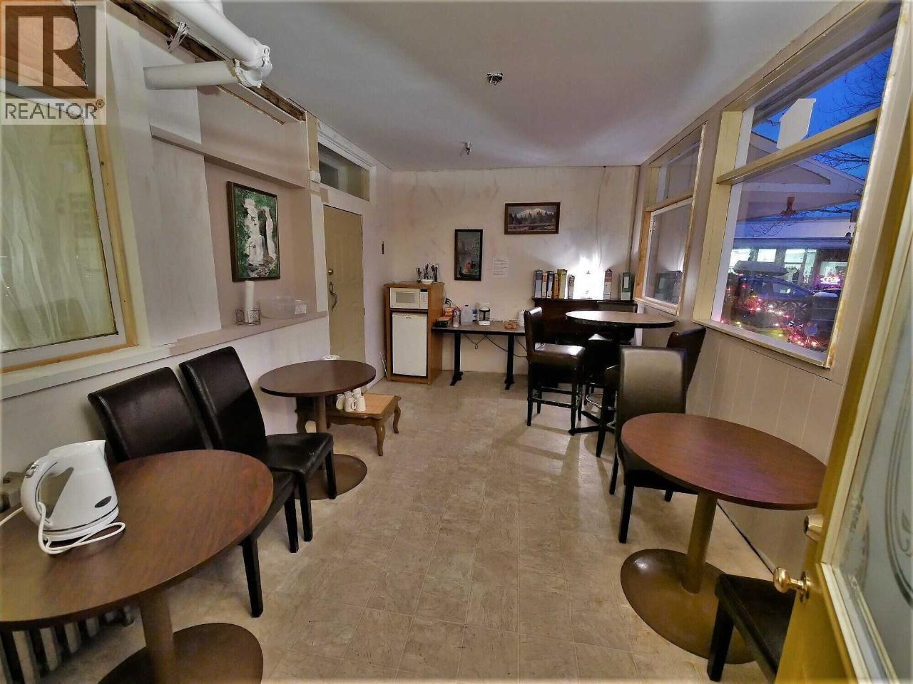 330 Columbia Avenue Property Photo 25