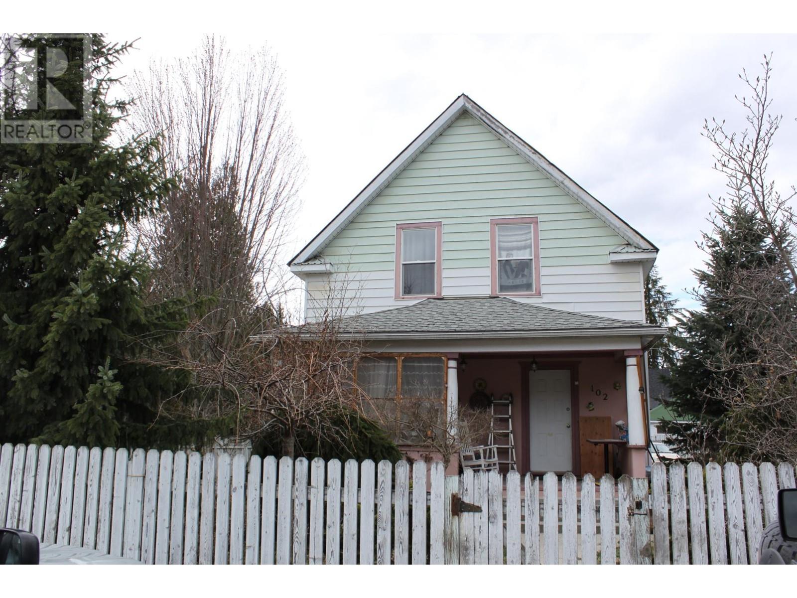 102 1st Avenue Property Photo 1