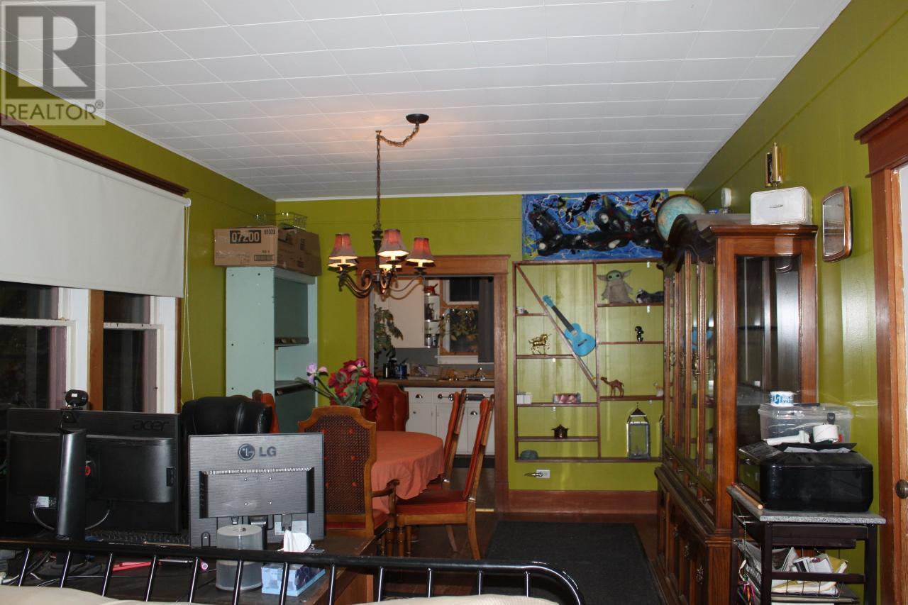 102 1st Avenue Property Photo 3