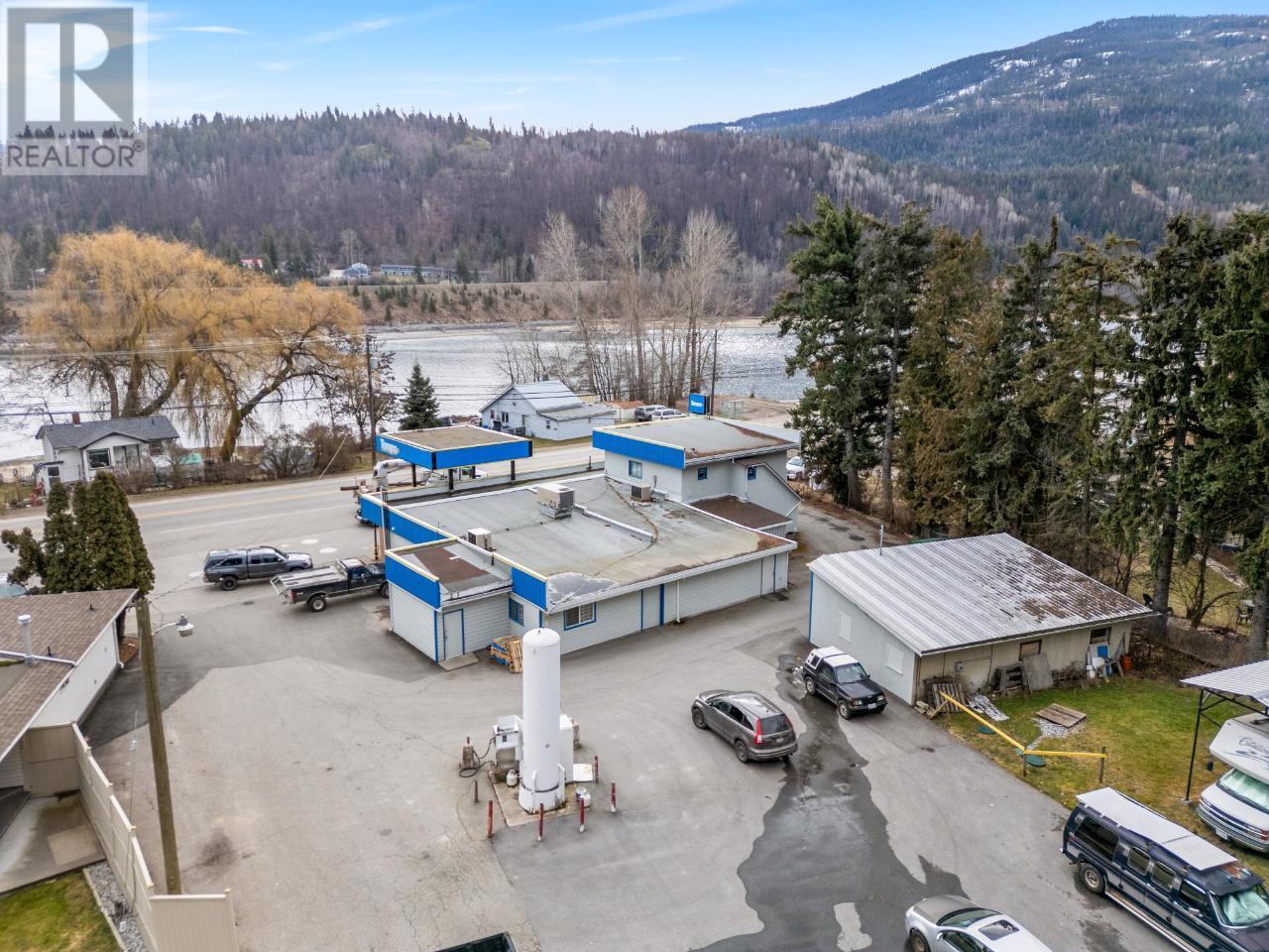 2593 Broadwater Road Property Photo 4
