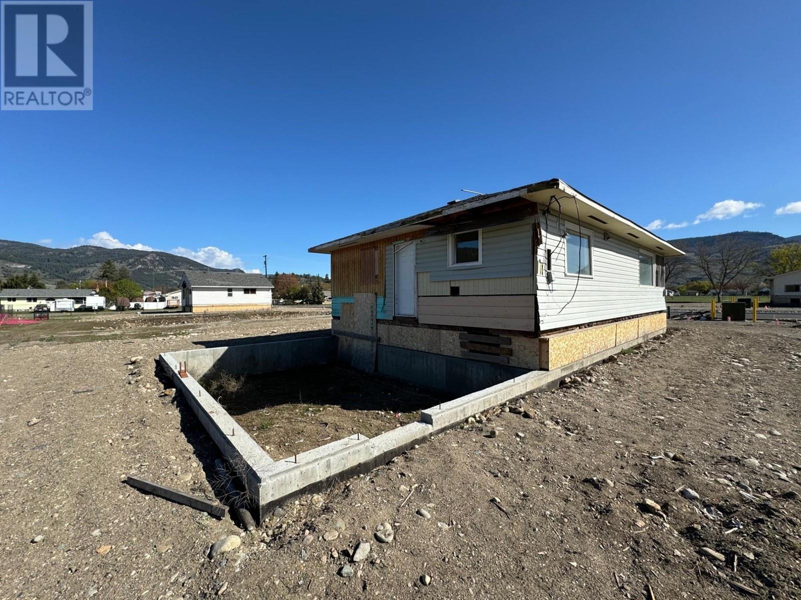 7085 22nd Street Property Photo 2