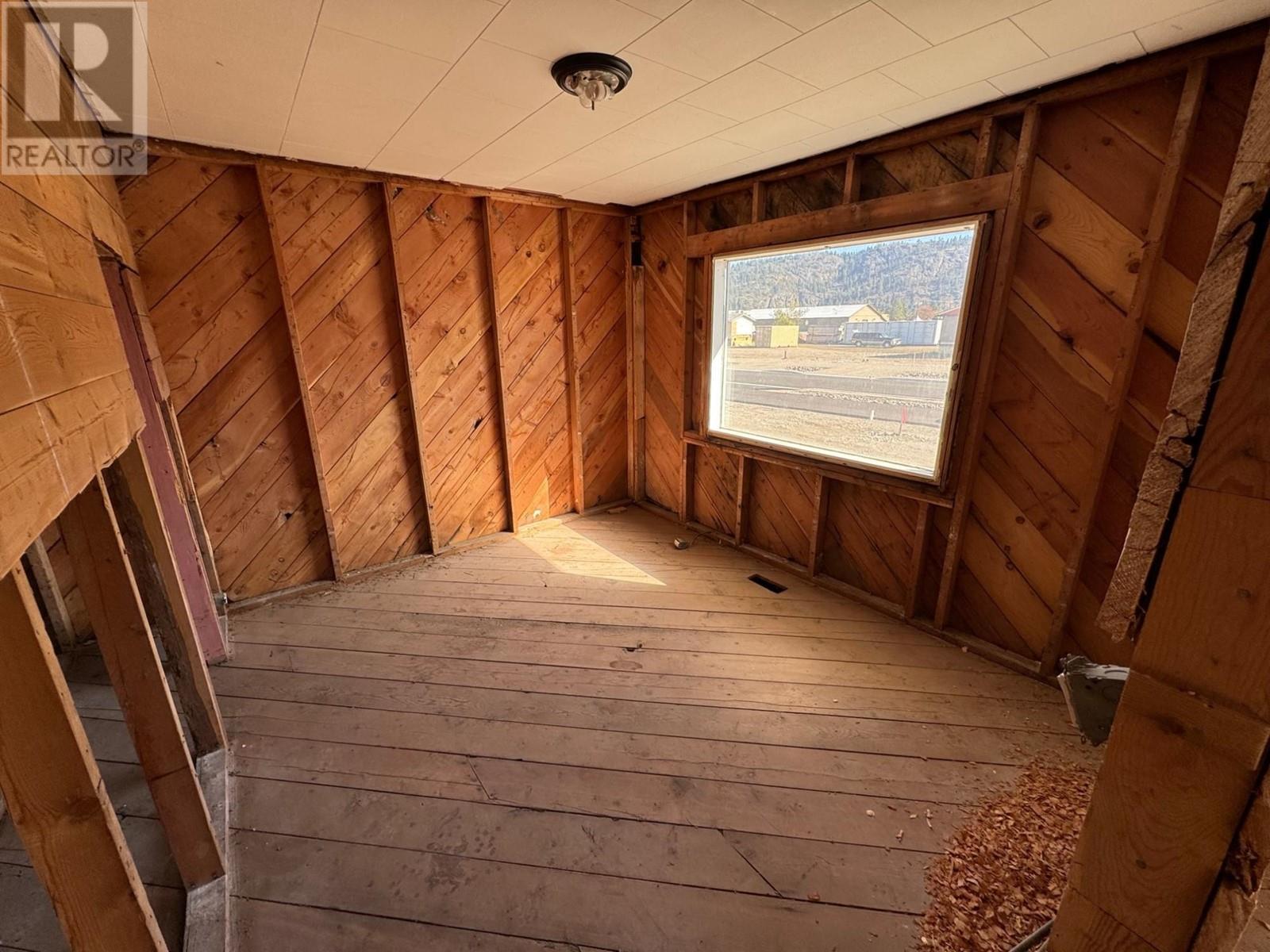 7085 22nd Street Property Photo 5