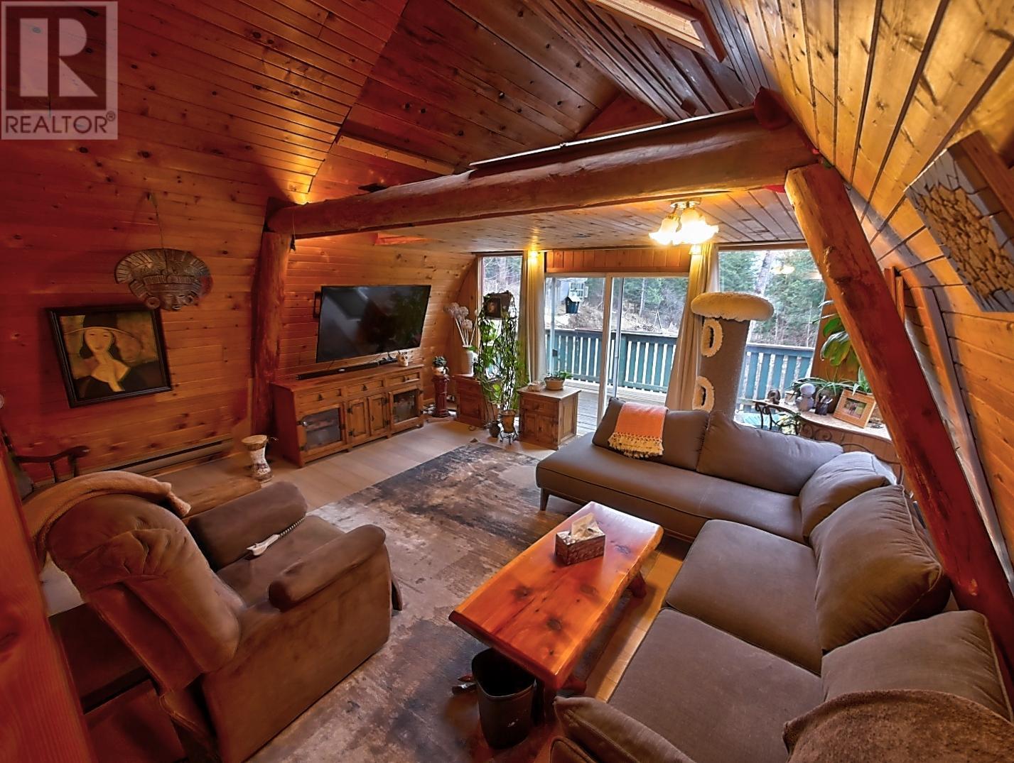 1608 Zwicky Road Property Photo 3