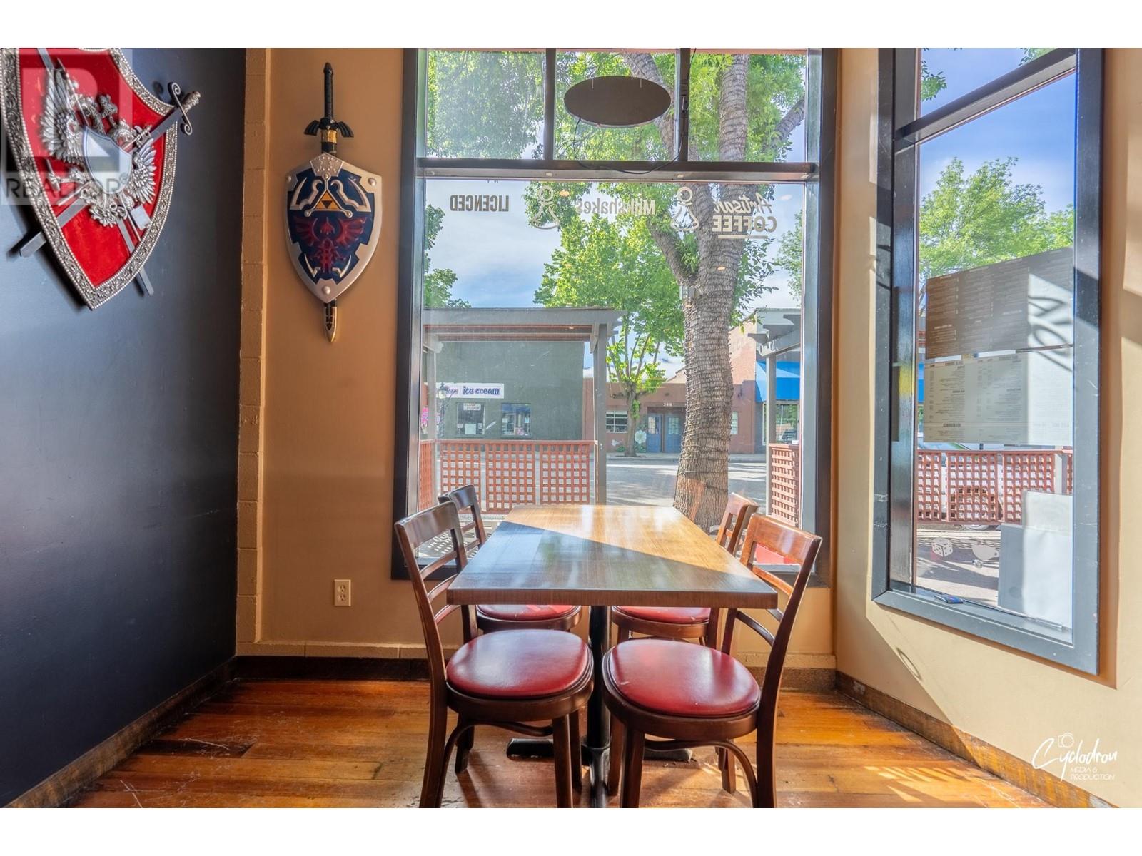 353 Market Avenue Property Photo 12