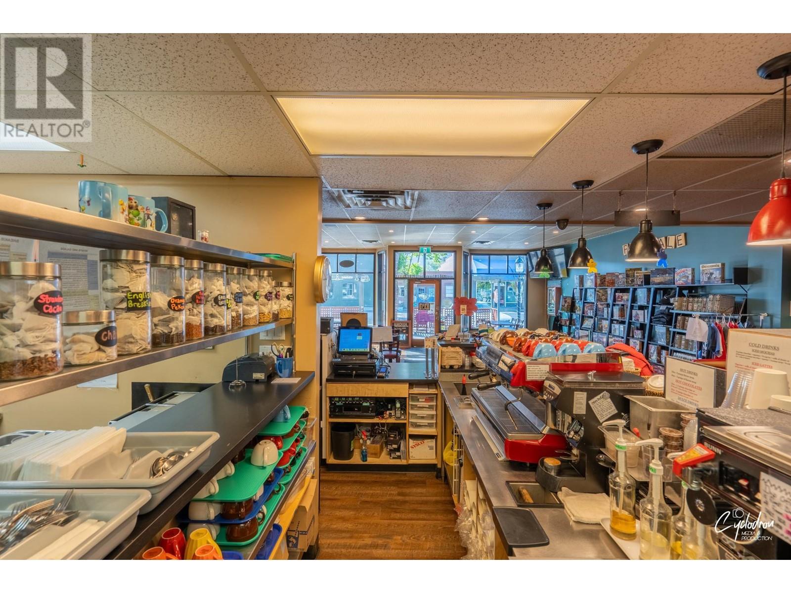 353 Market Avenue Property Photo 24