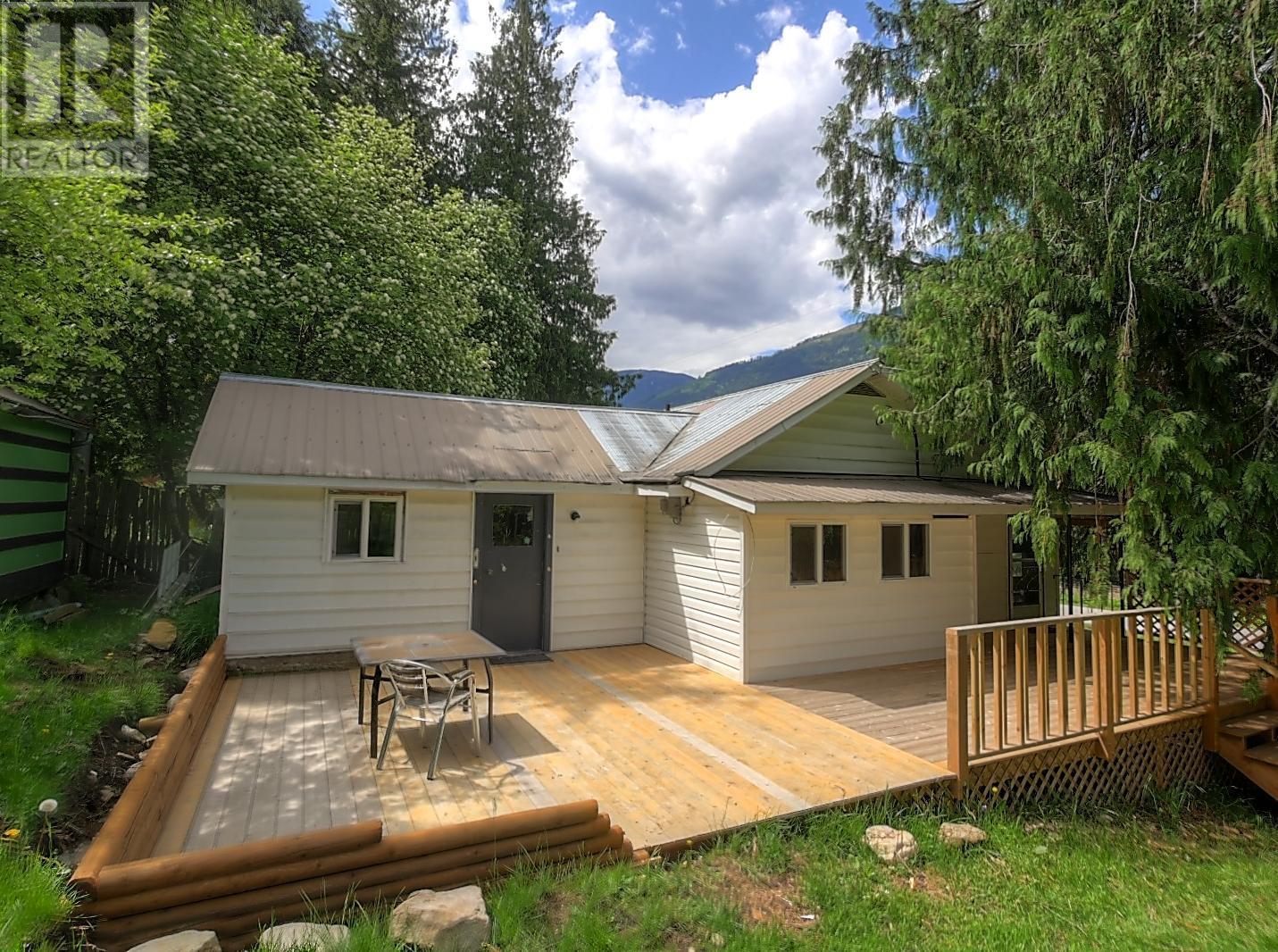 8312 Procter East Road Property Photo 1
