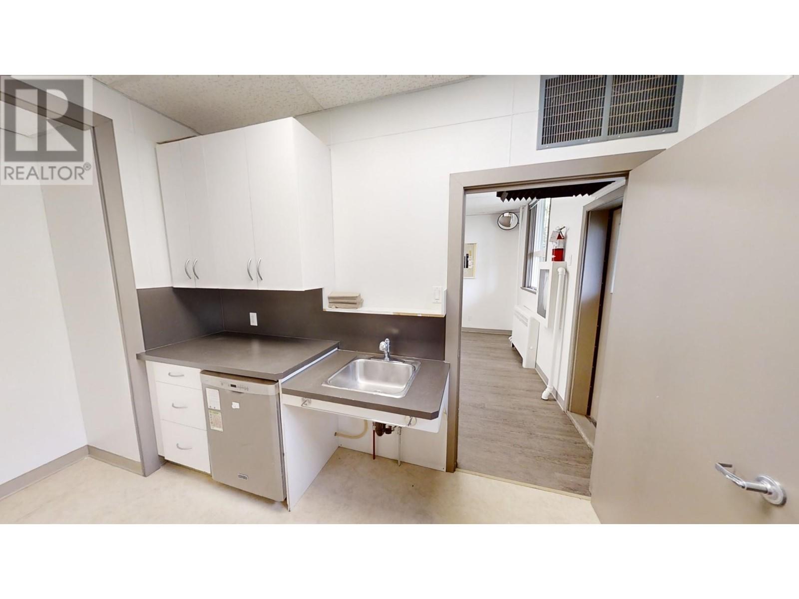 523 Vernon Street Property Photo 12
