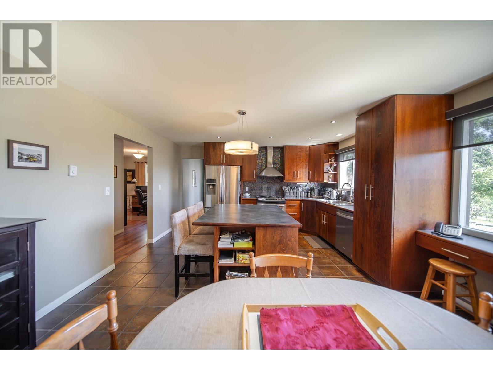 380 Ivy Road Property Photo 7