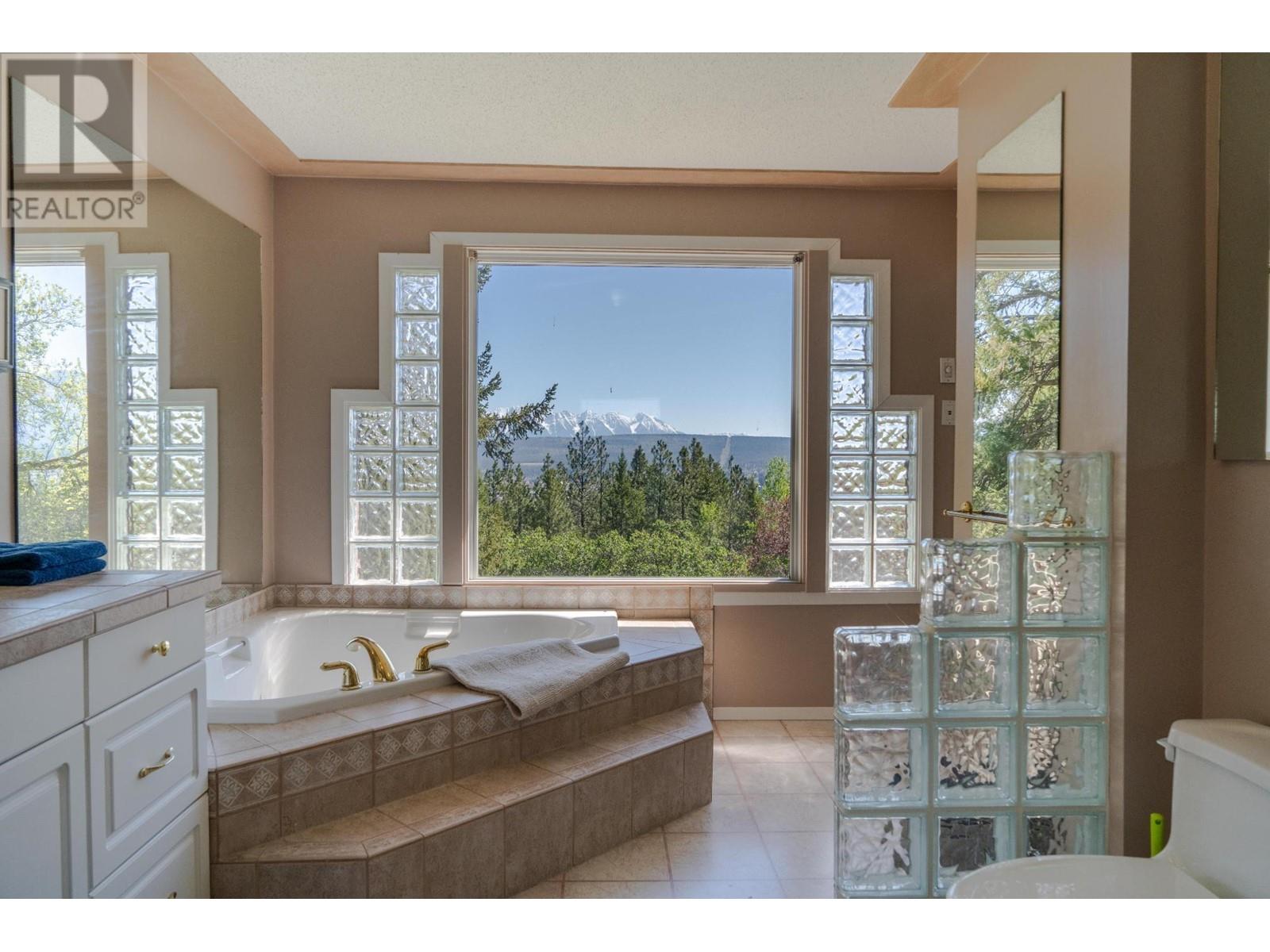 380 Ivy Road Property Photo 19